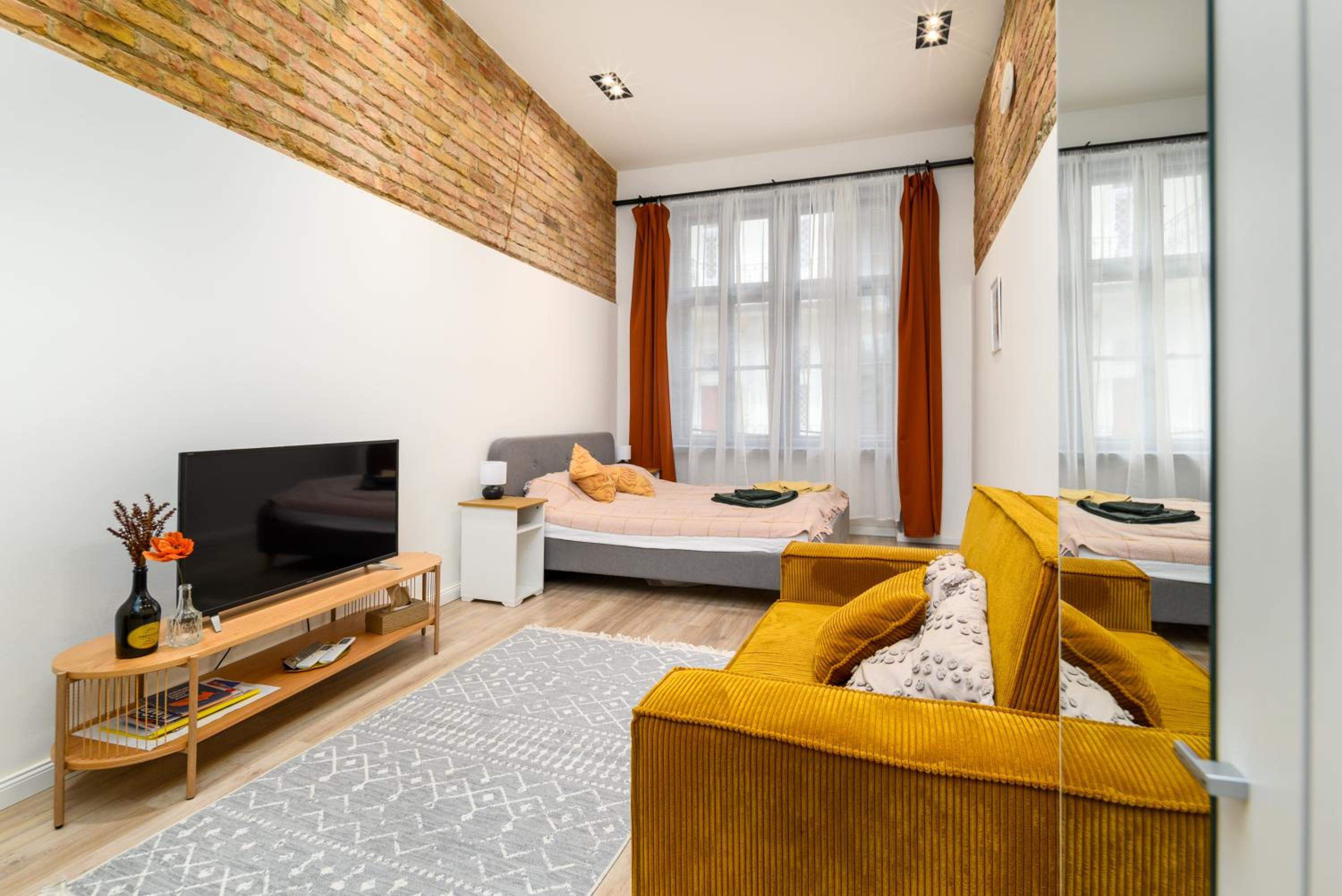 Downtown apartment 2 minutes from Opera House