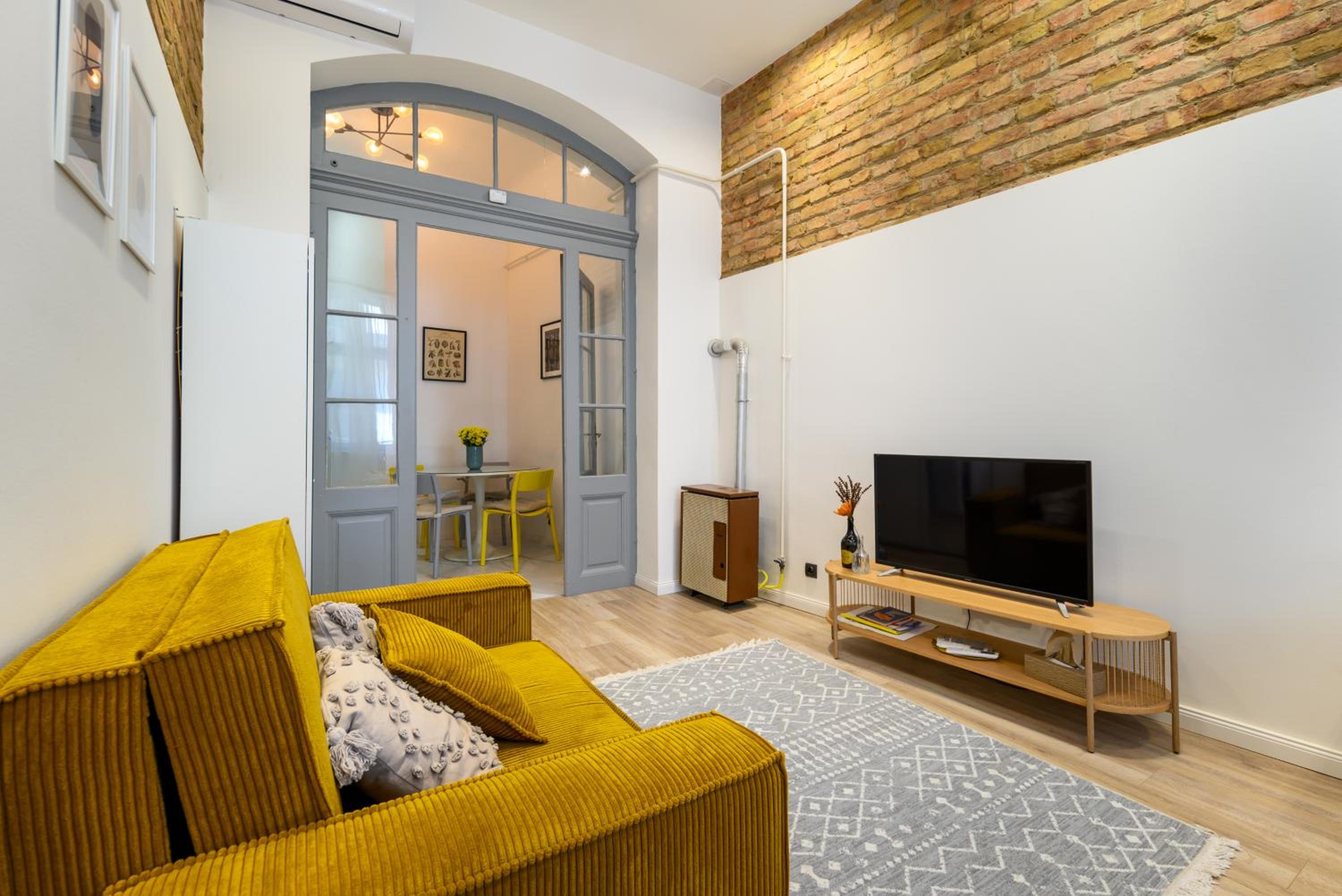 Downtown apartment 2 minutes from Opera House