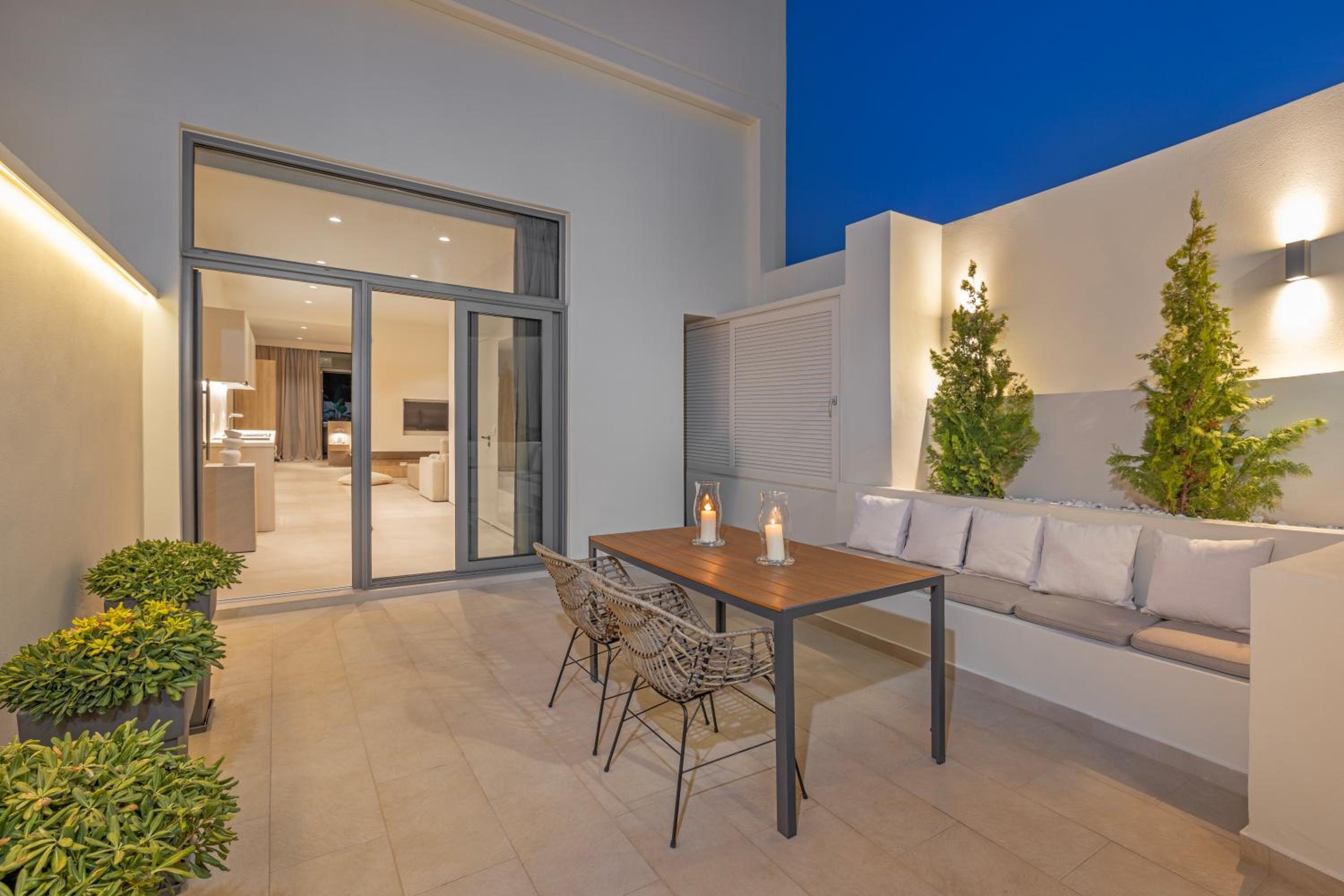 Natural Harmony ,Luxury Studio Oasis & Hot Tub photo 3