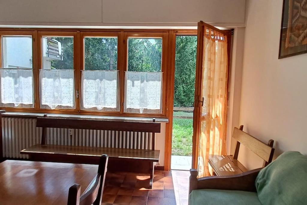Appartamento con giardino e garage privati, accesso diretto al garage view 4