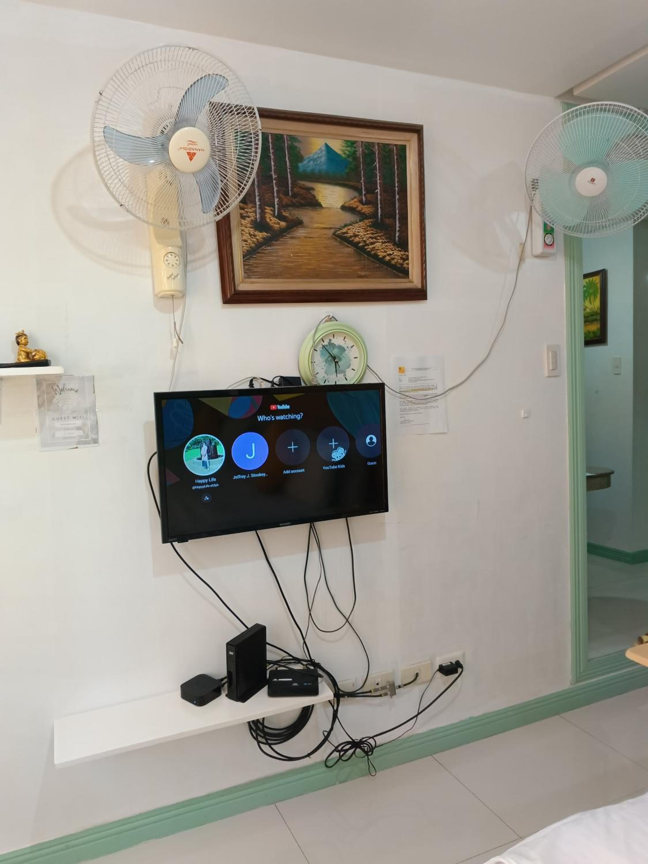 Studio Condo in Birch Tower Malate Manila - Infront of Mall view 4