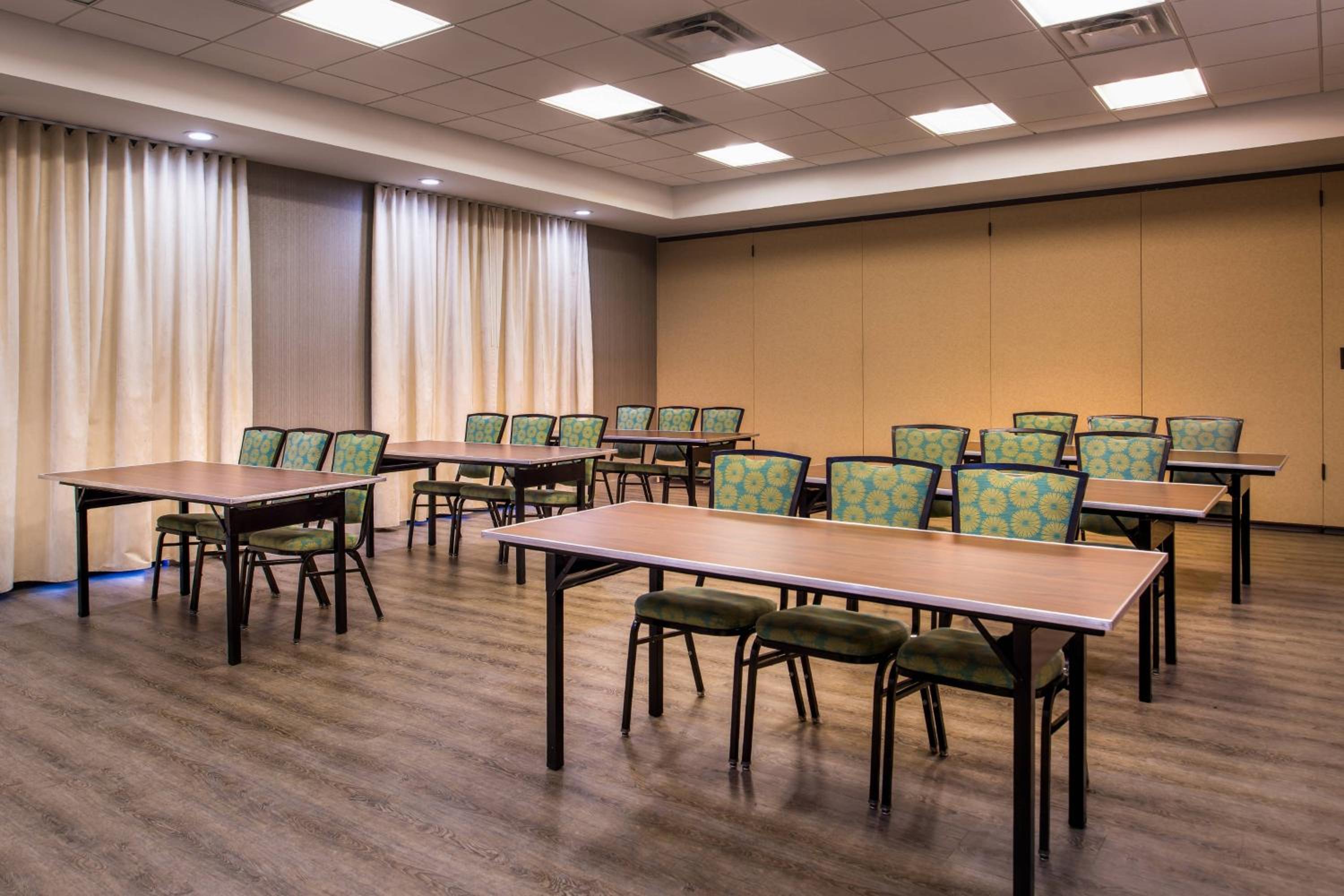 Temecula Vacations - SpringHill Suites Temecula Valley Wine Country - Property Image 20