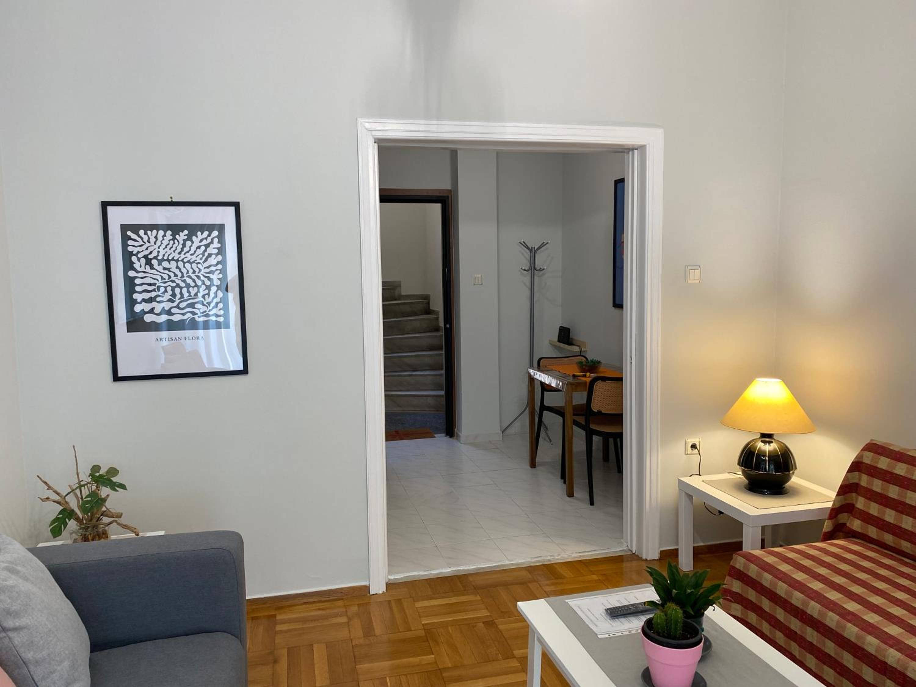 Urban Chic Flat Pagrati Athens