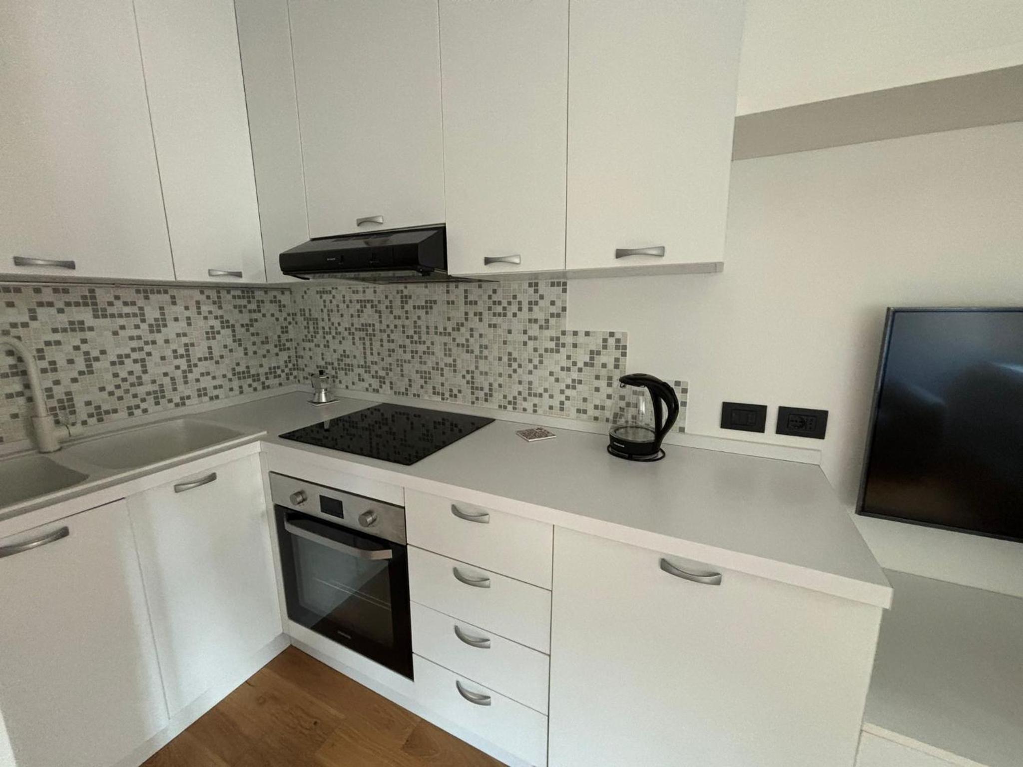 Isola-Garibaldi newly renovated 1 br by Rentopolis