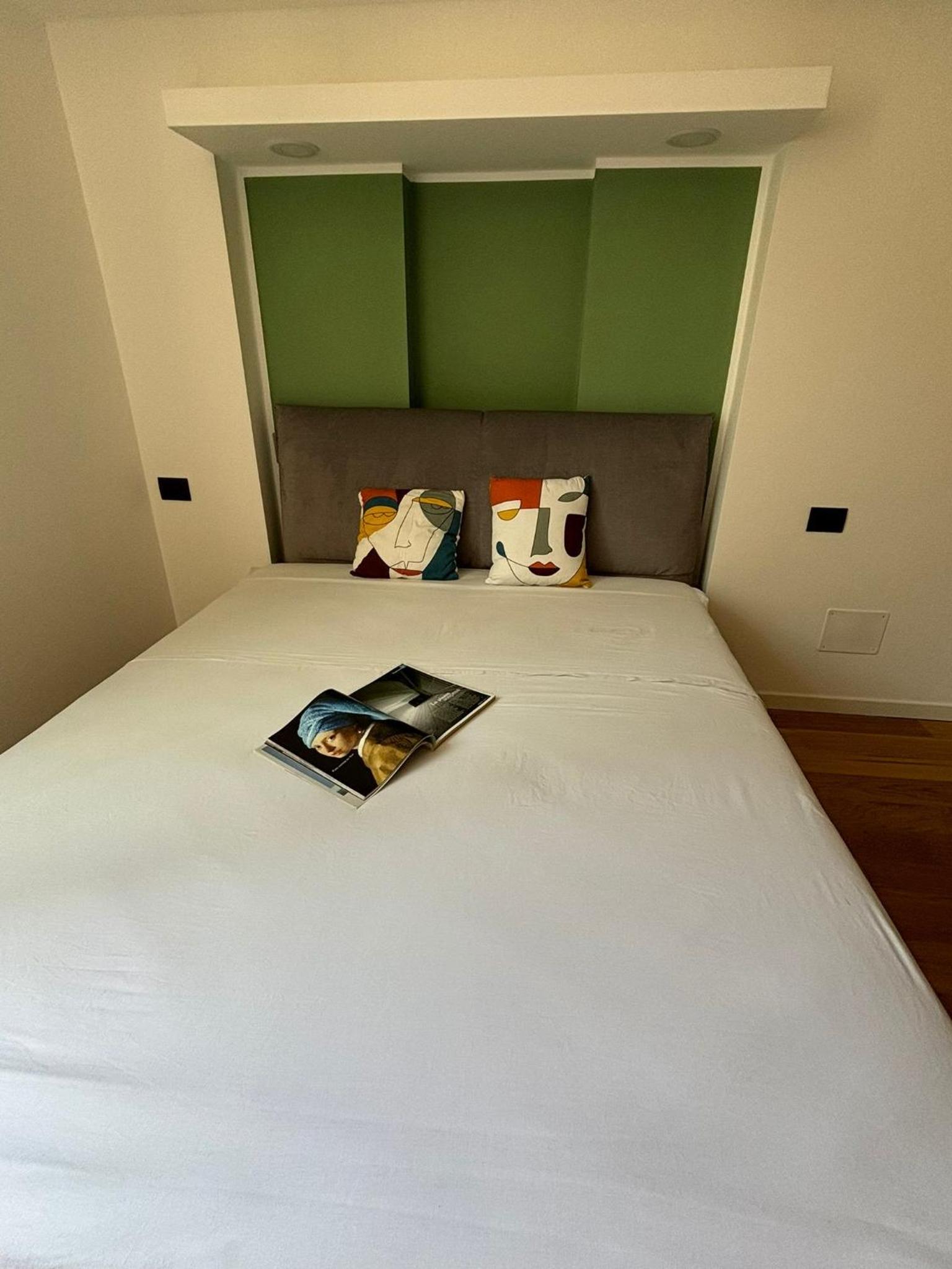 Isola-Garibaldi newly renovated 1 br by Rentopolis