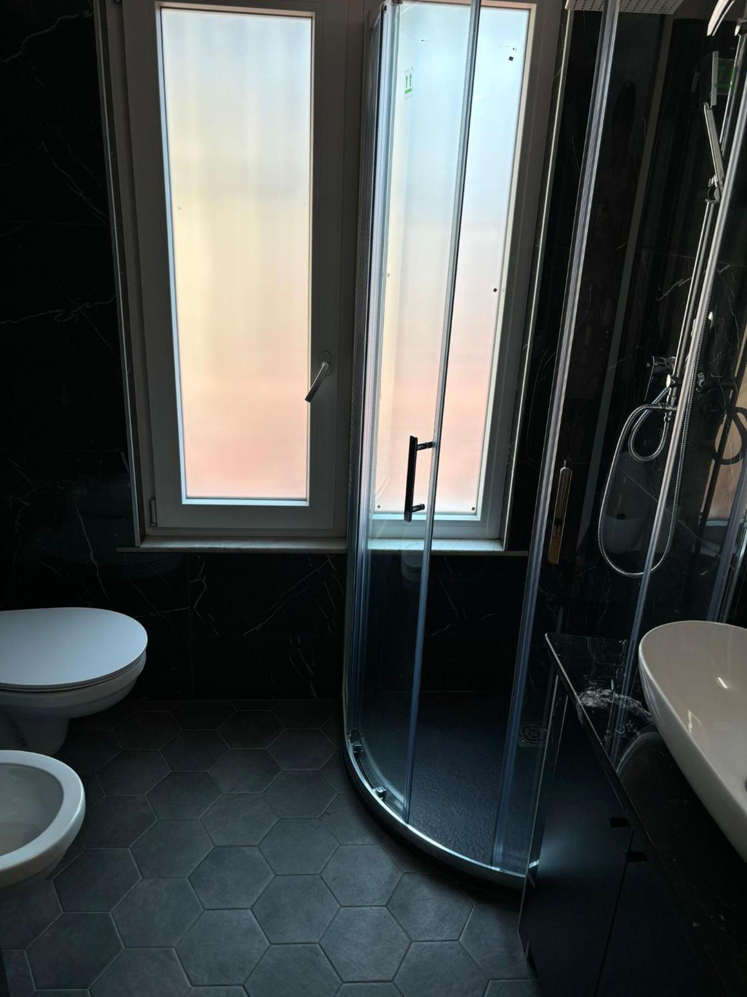 Isola-Garibaldi newly renovated 1 br by Rentopolis