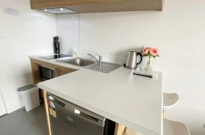 Cozy Studio with Heat pump & parking near Hospital view 3