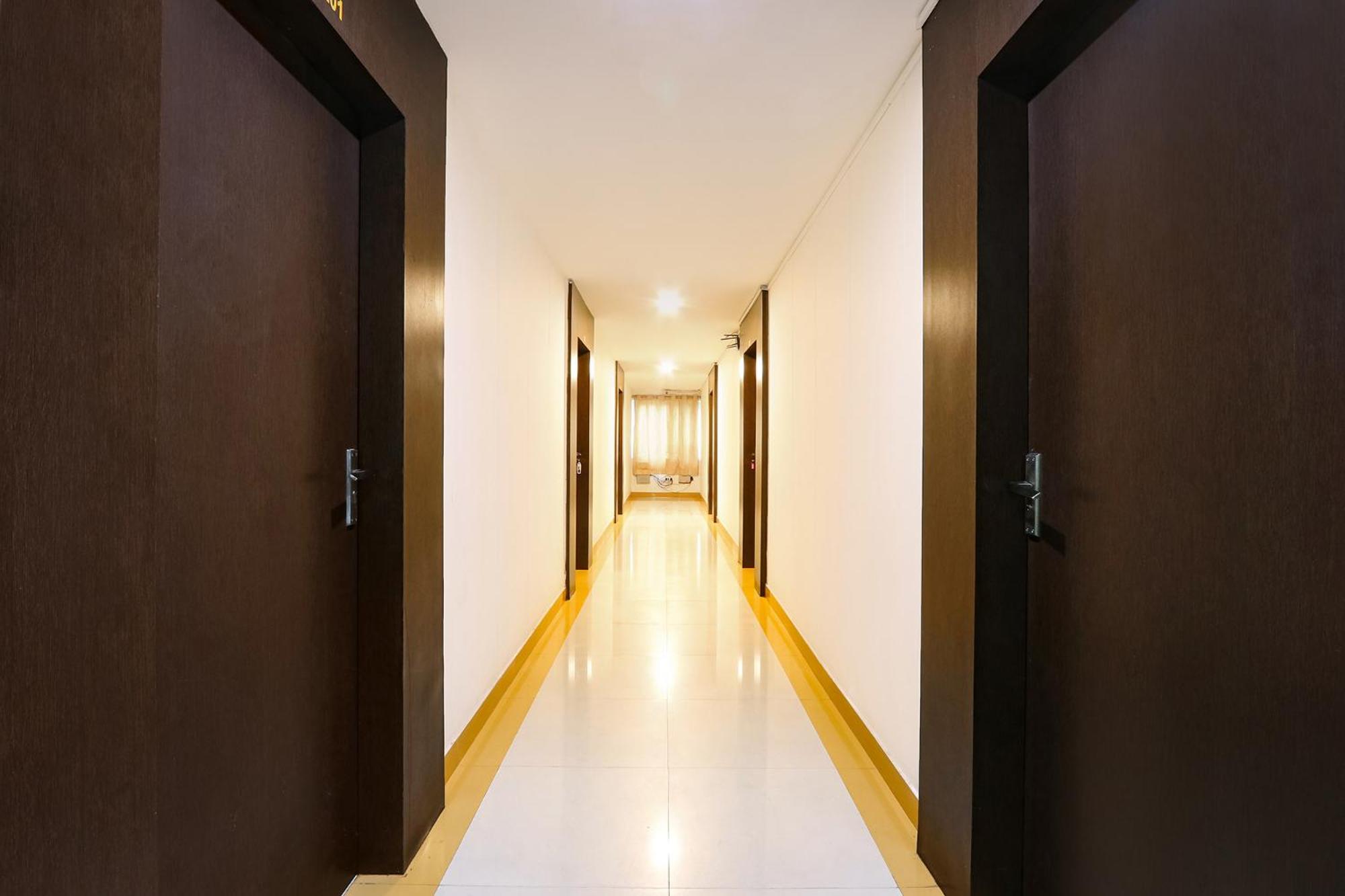 FabHotel Blue Dawn Gachibowli