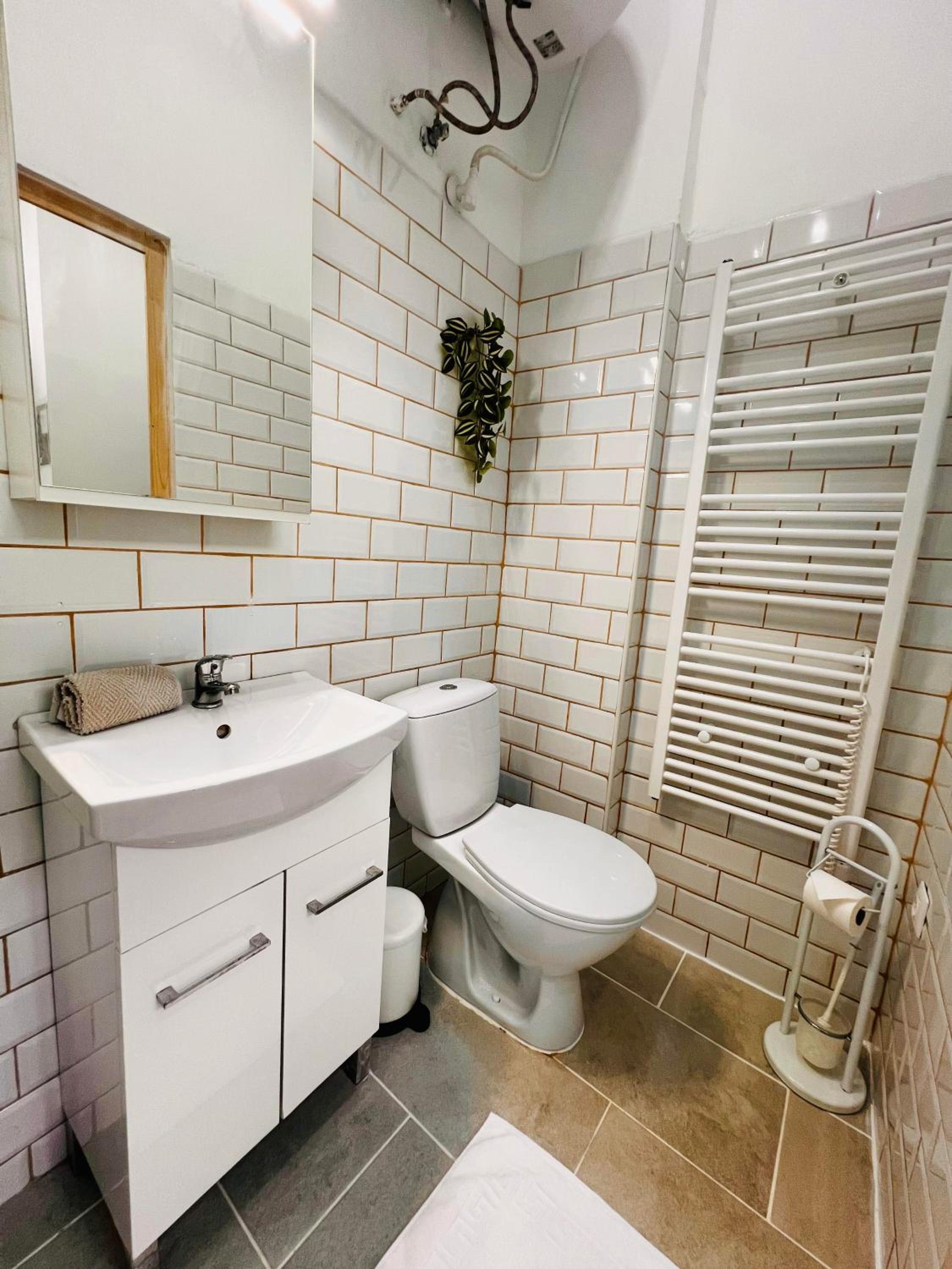Quiet Luxury Apartment with 2 rooms in the City Centre BB view 2