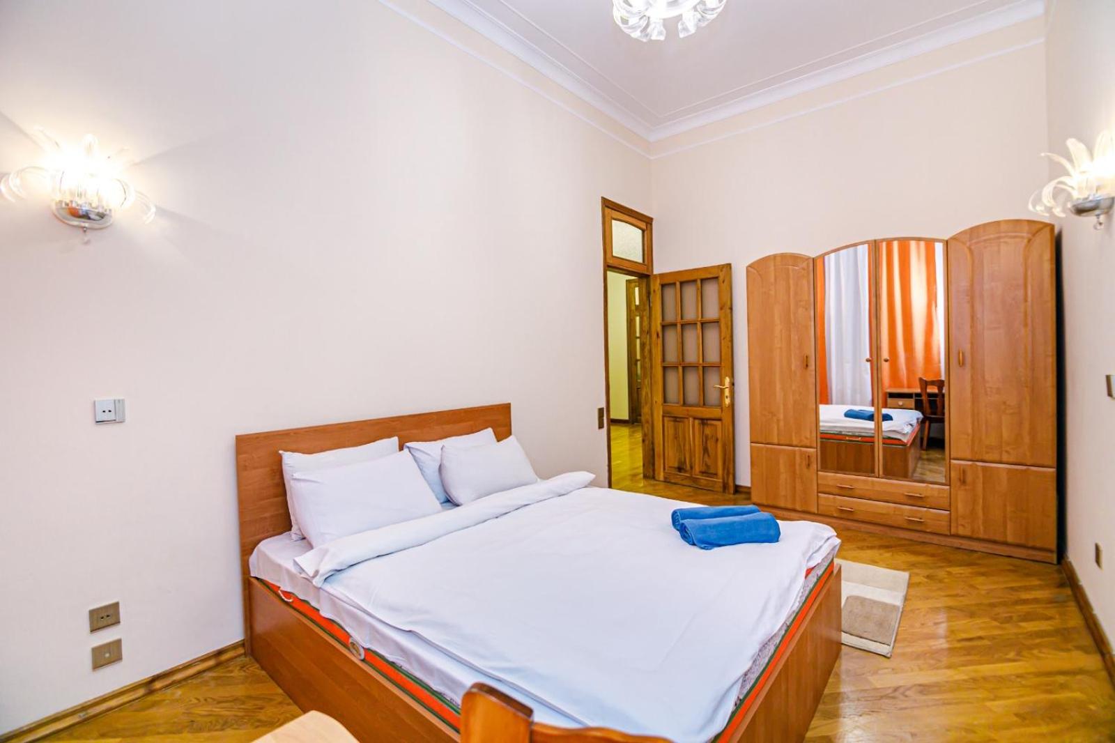 Targovu 4 Room Malakan Garden