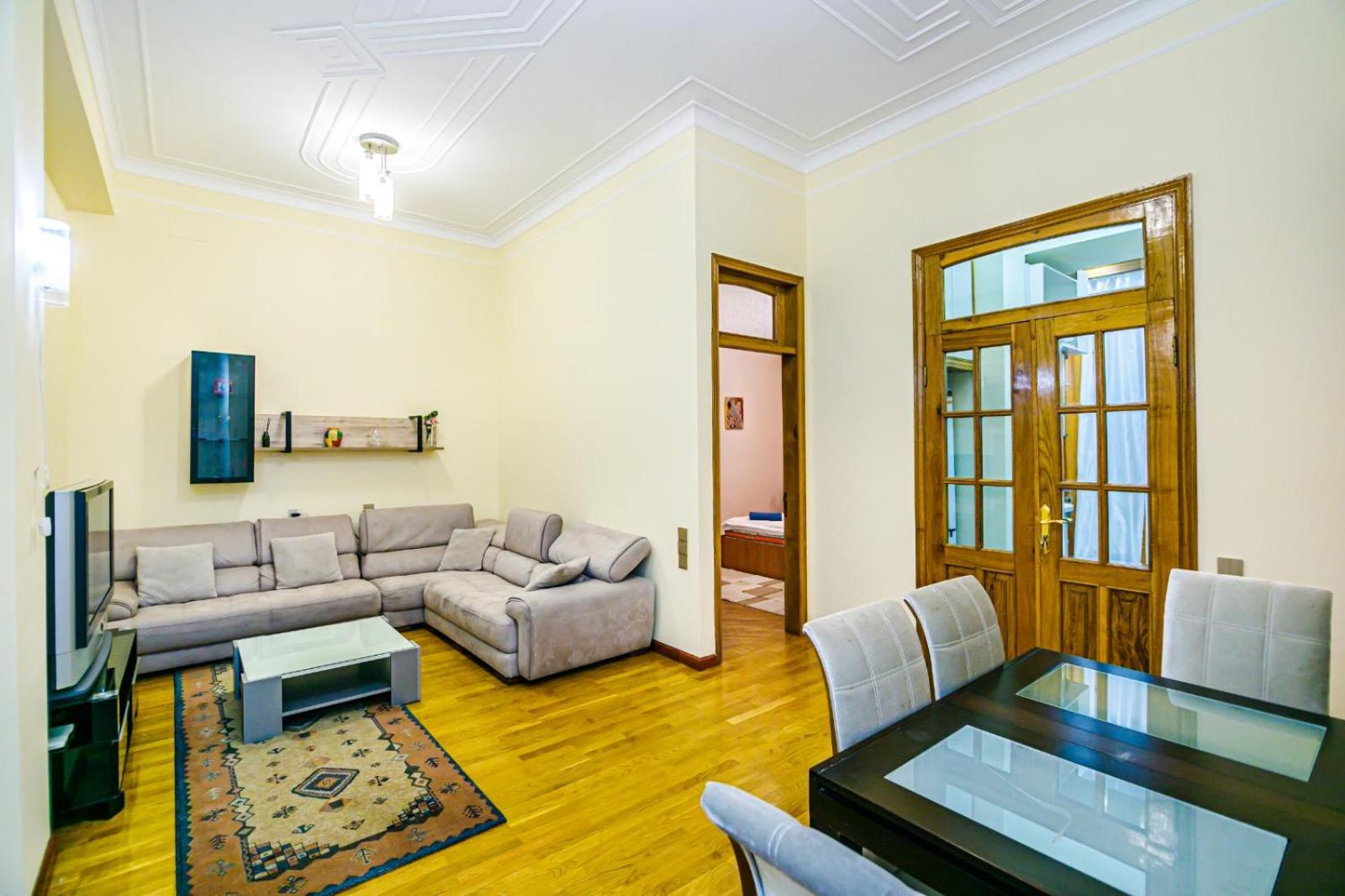 Targovu 4 Room Malakan Garden