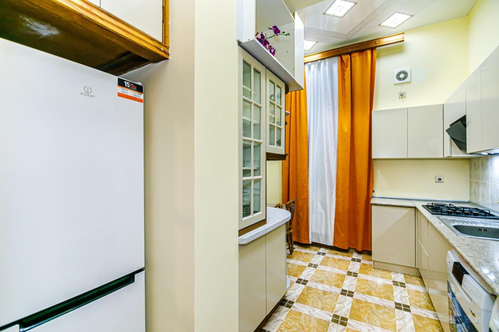 Targovu 4 Room Malakan Garden