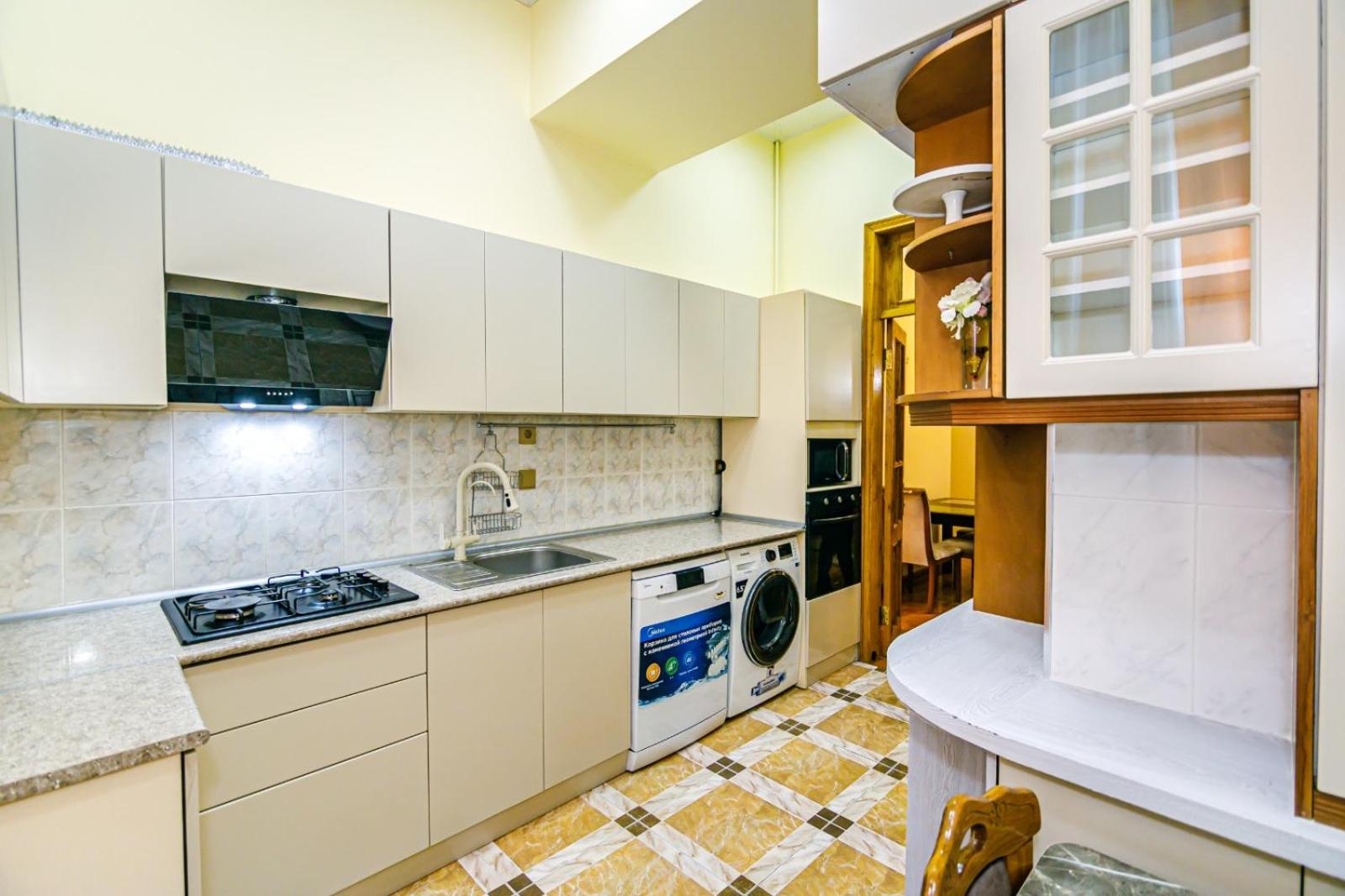 Targovu 4 Room Malakan Garden