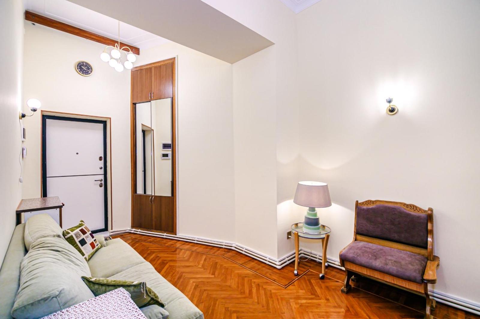 Targovu 4 Room Malakan Garden
