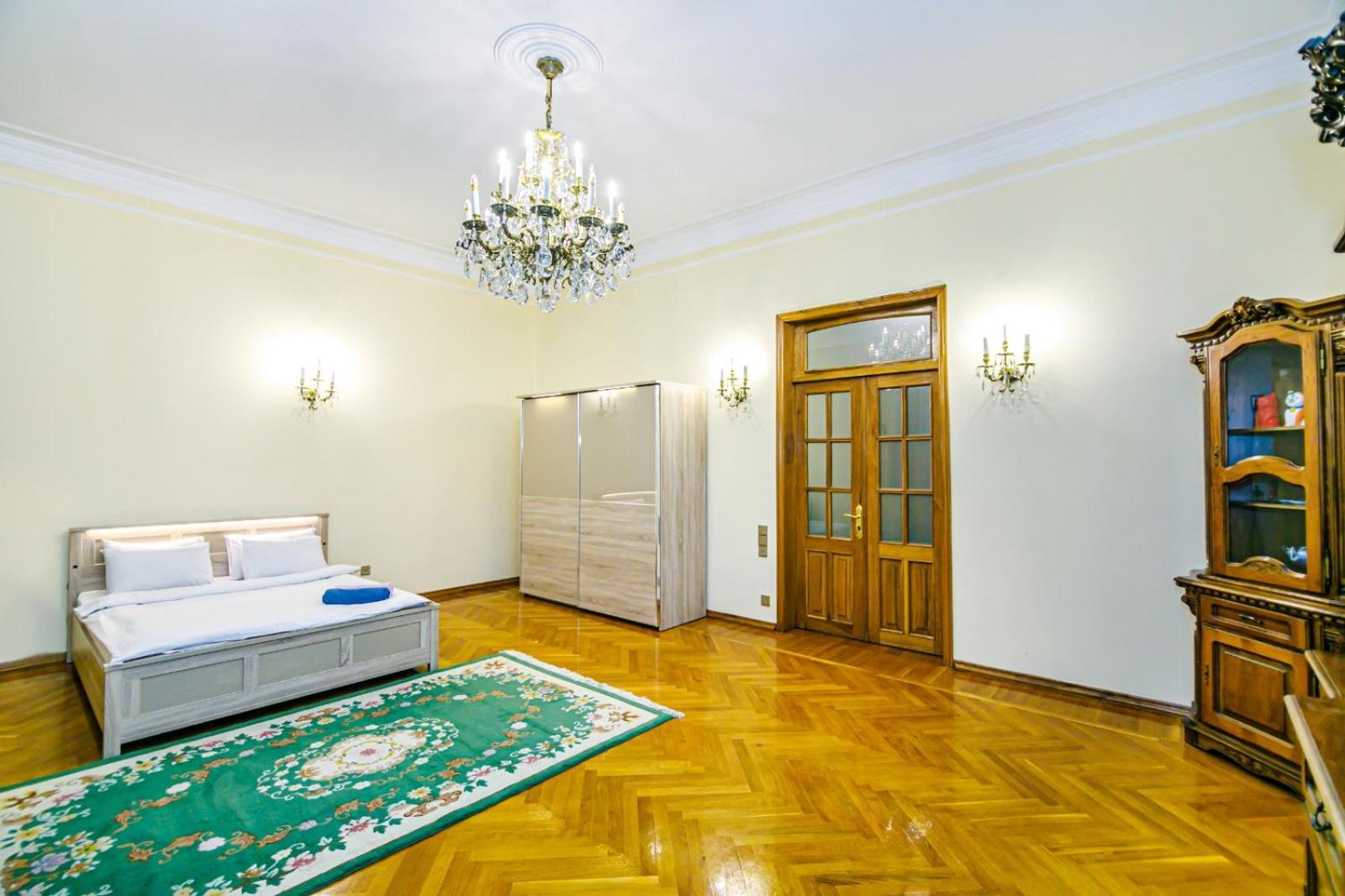 Targovu 4 Room Malakan Garden