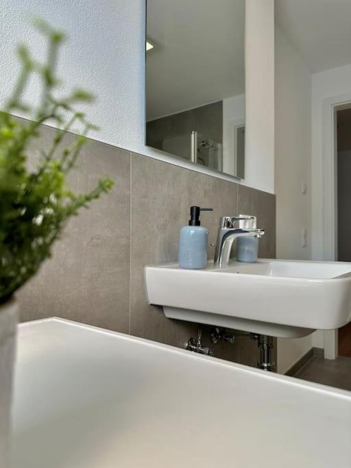 AMAO Pearl - Rollstuhlgerechtes Premium Apartment - Nähe Messe