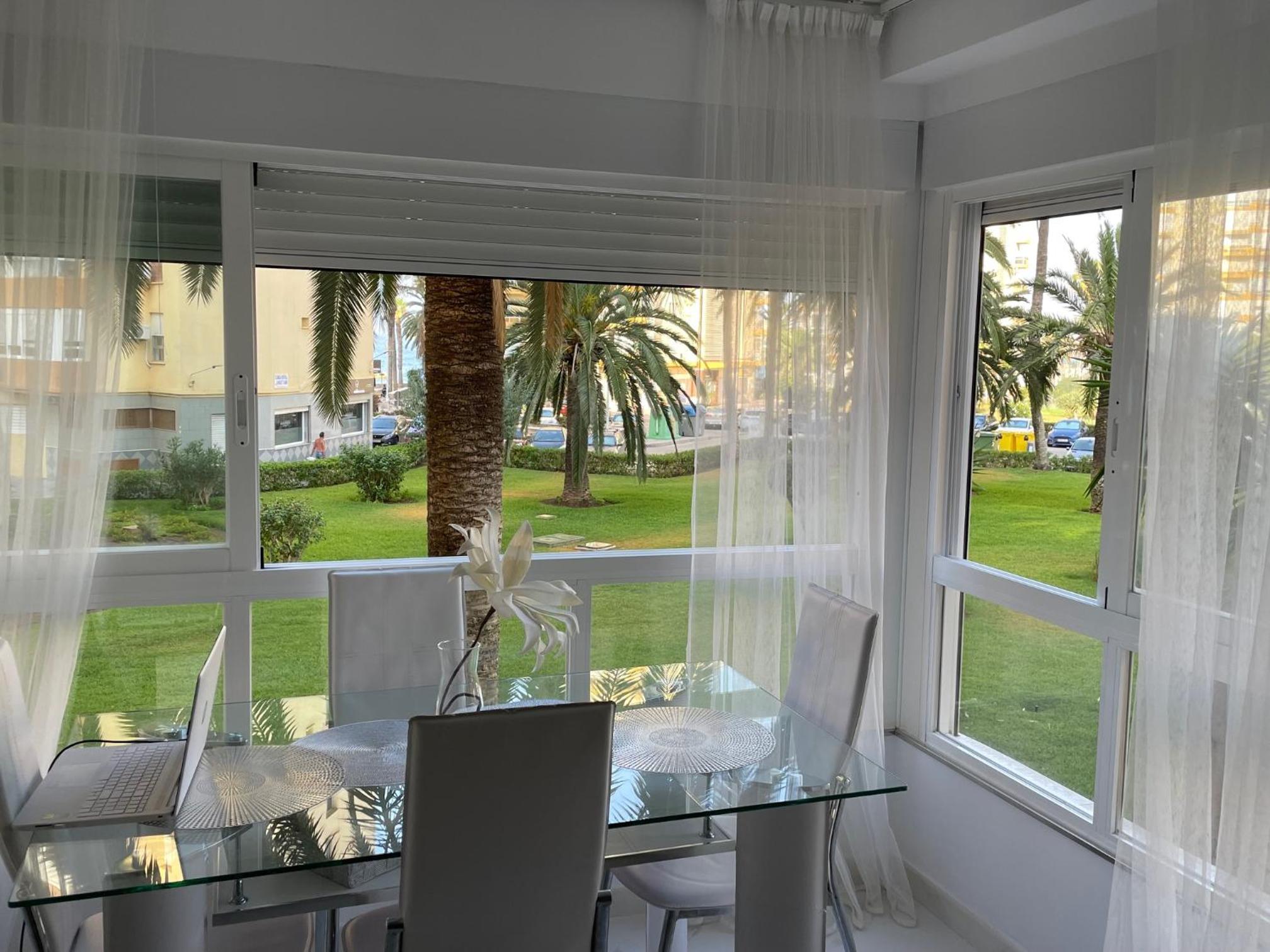 Estudio Algarrobo Costa en Centro Internacional