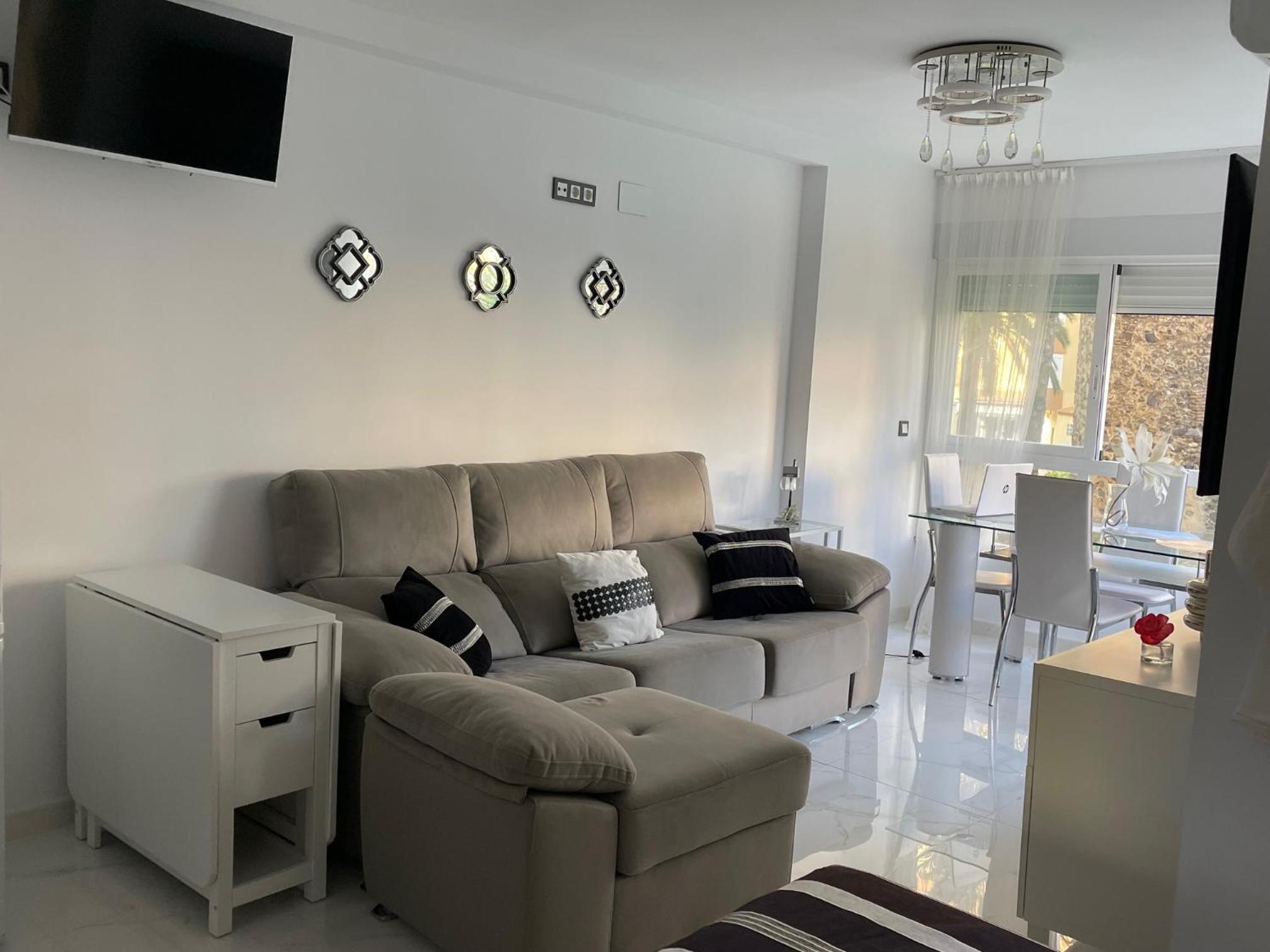 Estudio Algarrobo Costa en Centro Internacional