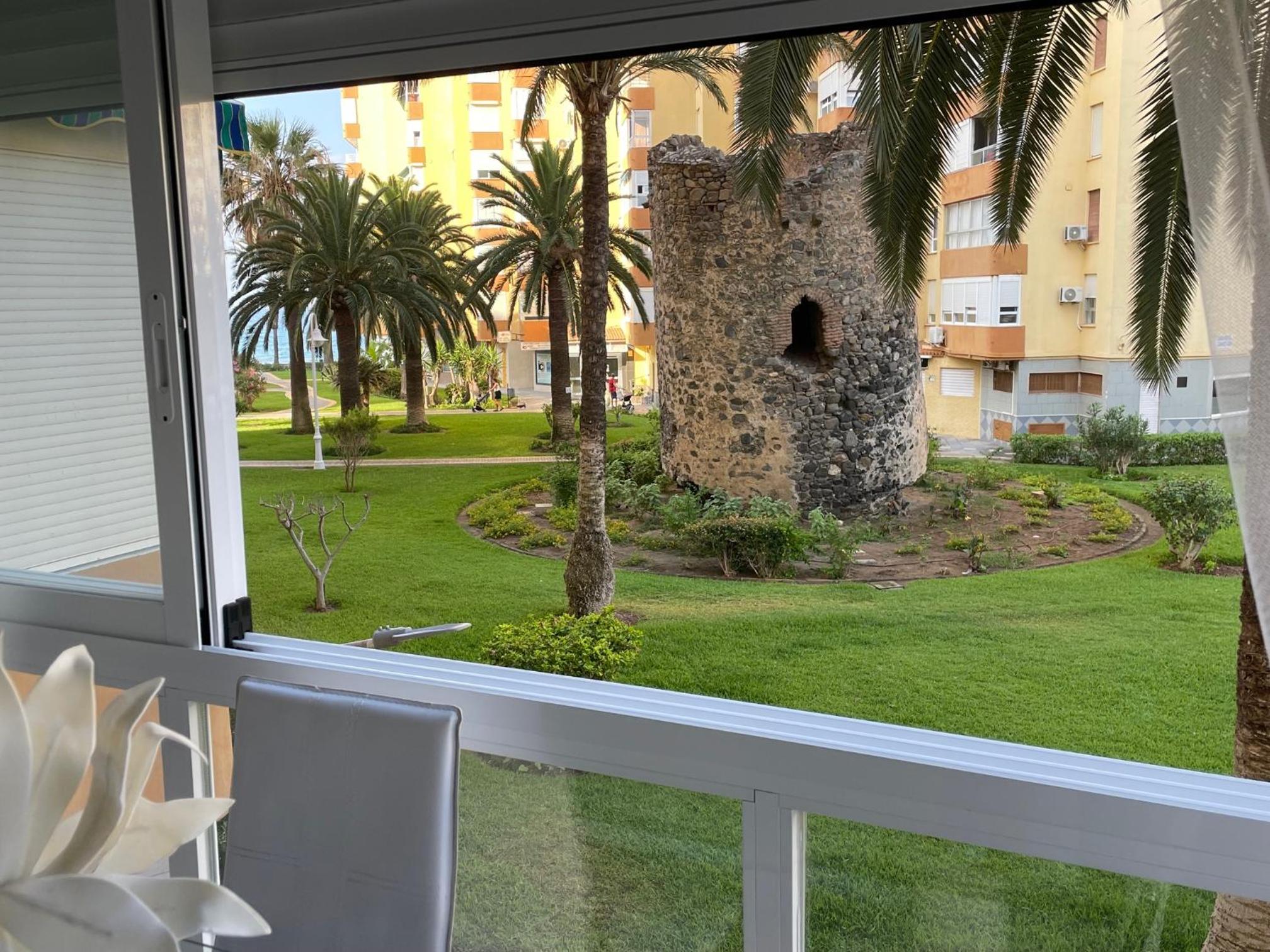 Estudio Algarrobo Costa en Centro Internacional