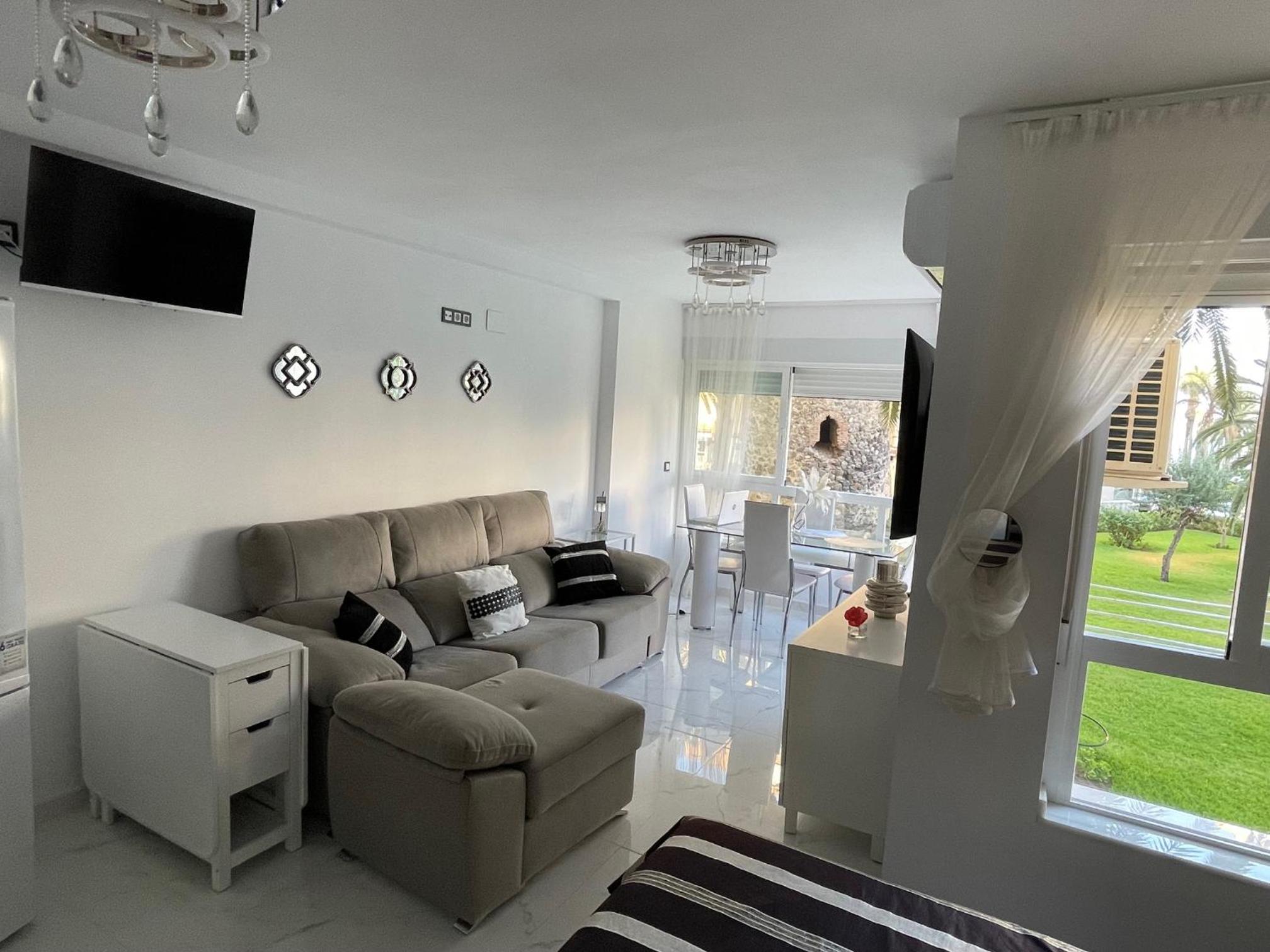 Estudio Algarrobo Costa en Centro Internacional