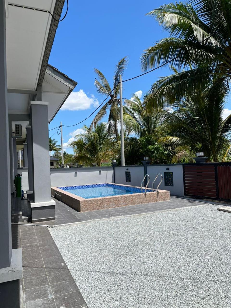Senjaloka Homestay SWIMMING POOL view 2