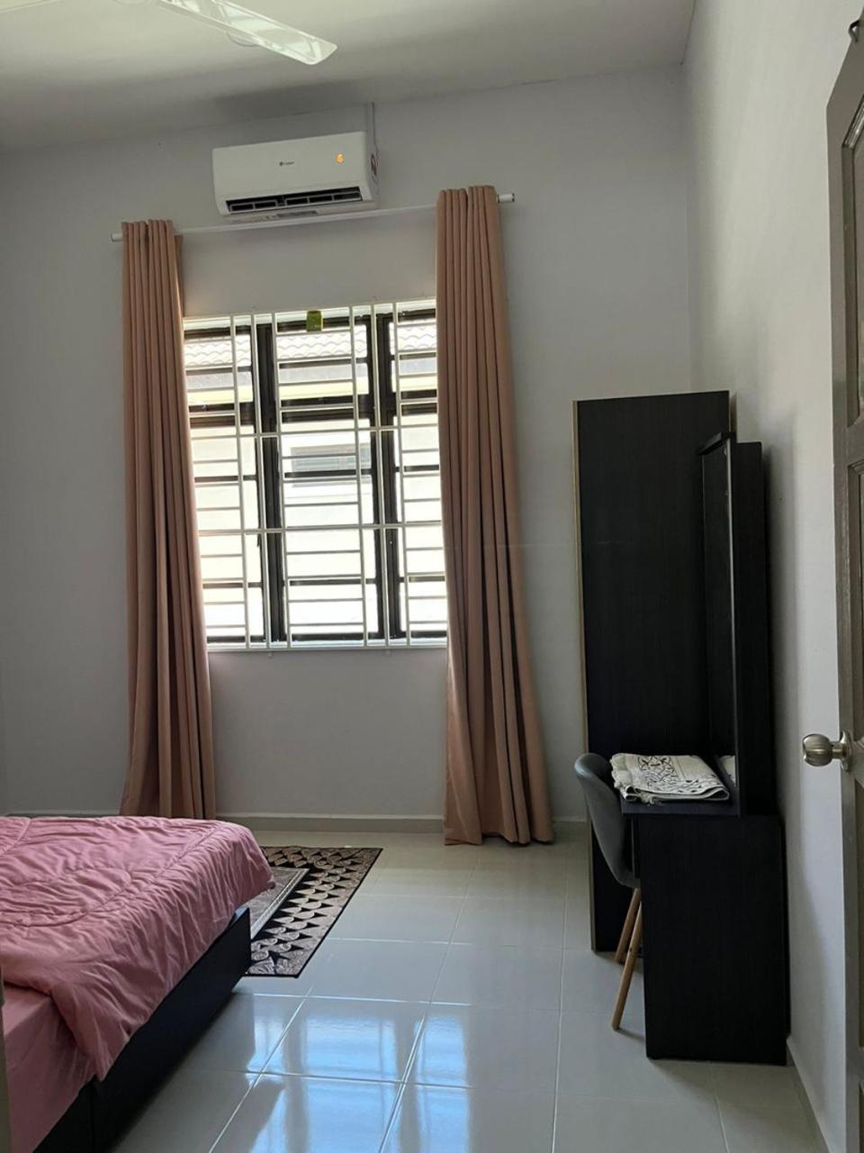 Senjaloka Homestay SWIMMING POOL photo 4