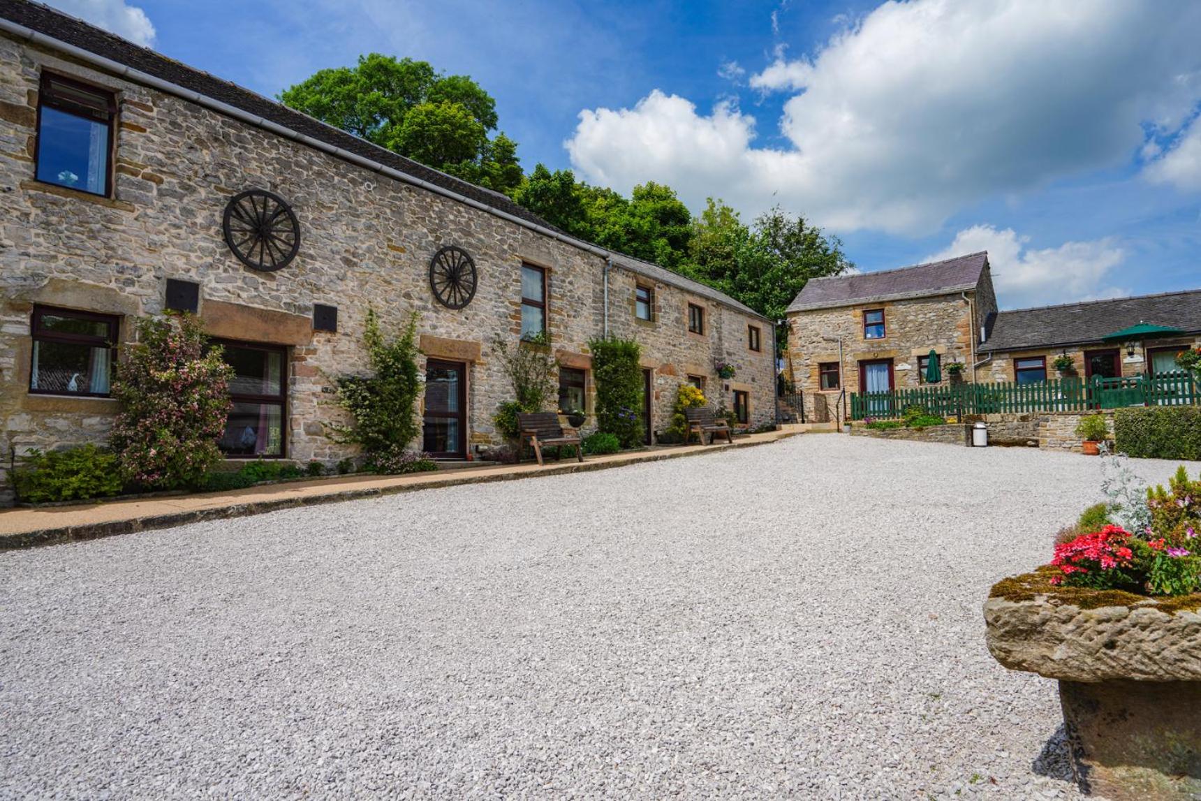 Bolehill Farm Cottages view 5