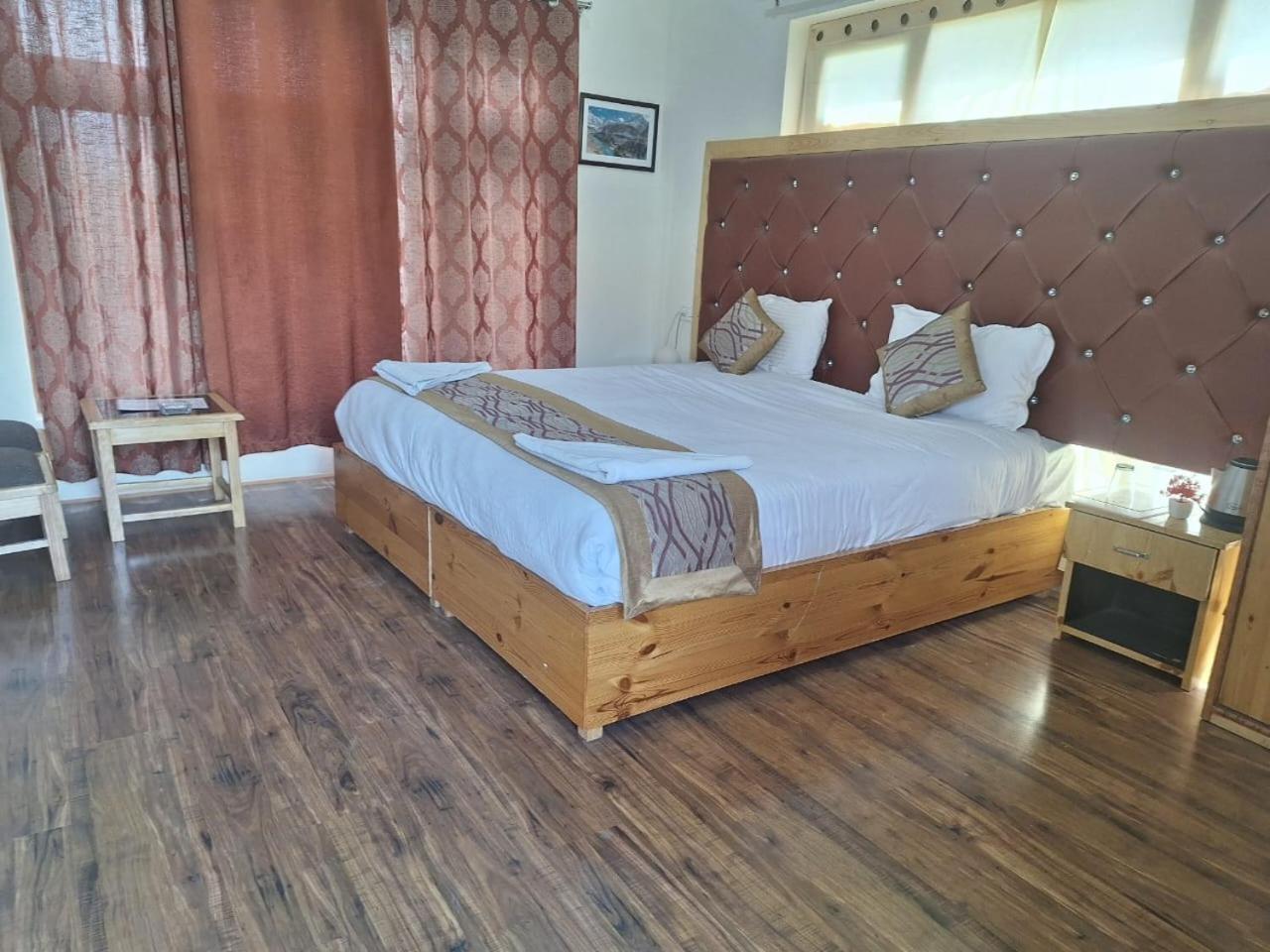 Photo 6