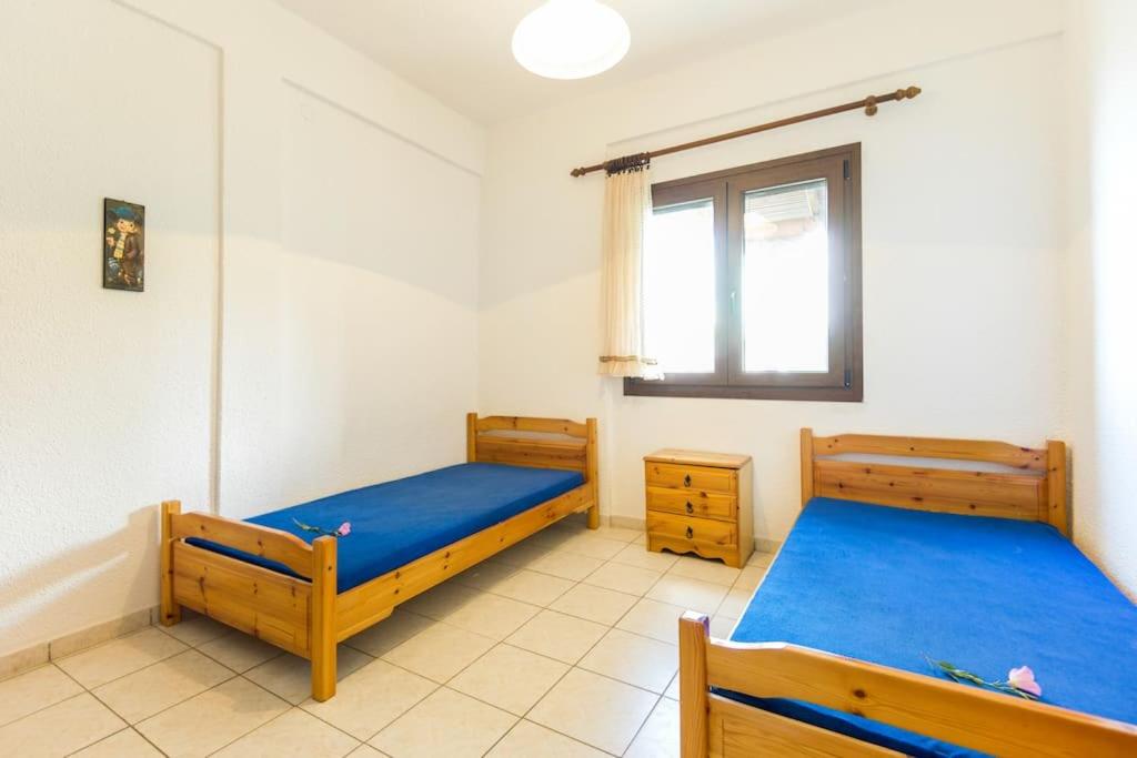 Beachfront Family Apartment with Garden in Halkidiki