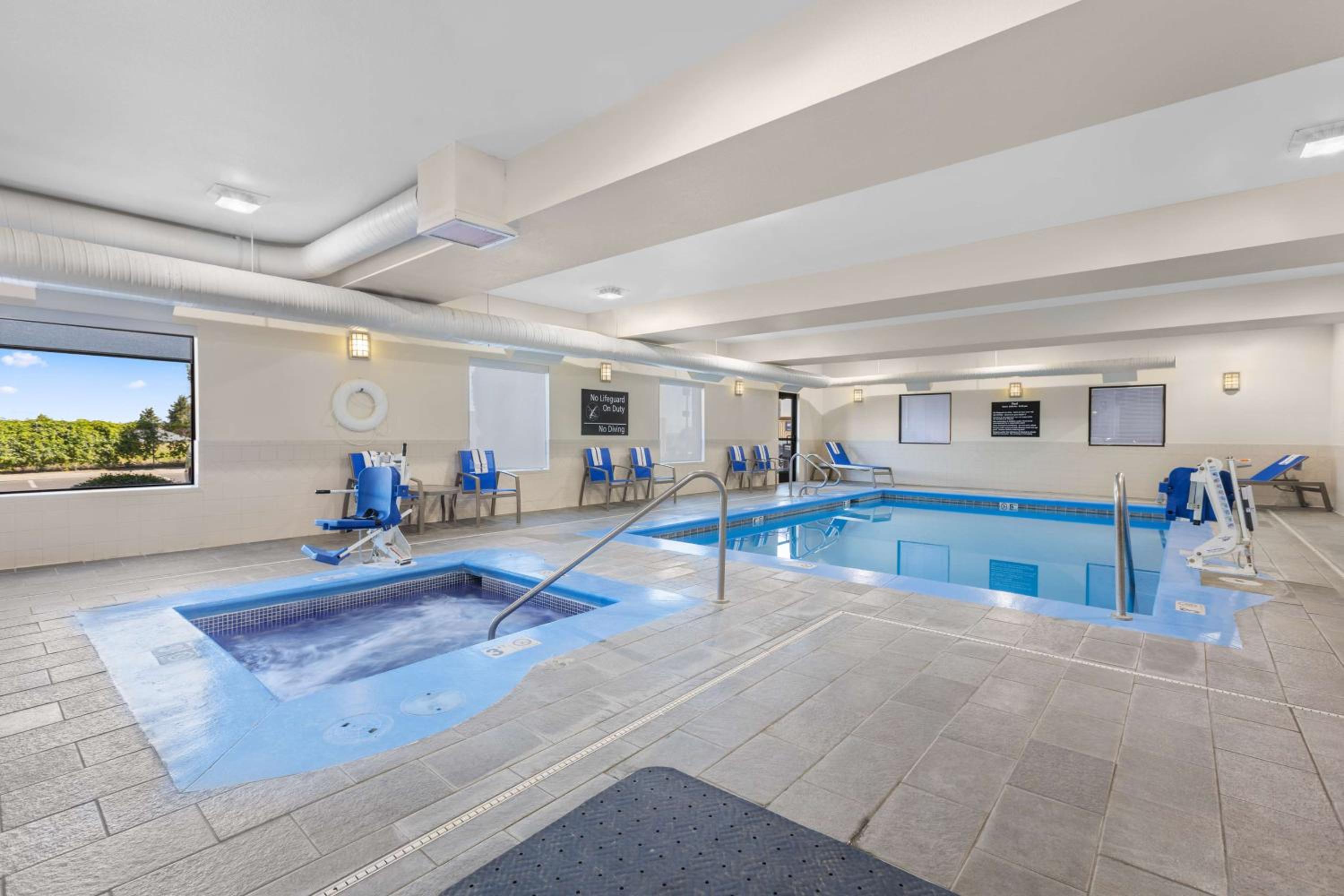 Pendleton Vacations - Hampton Inn Pendleton - Property Image 2