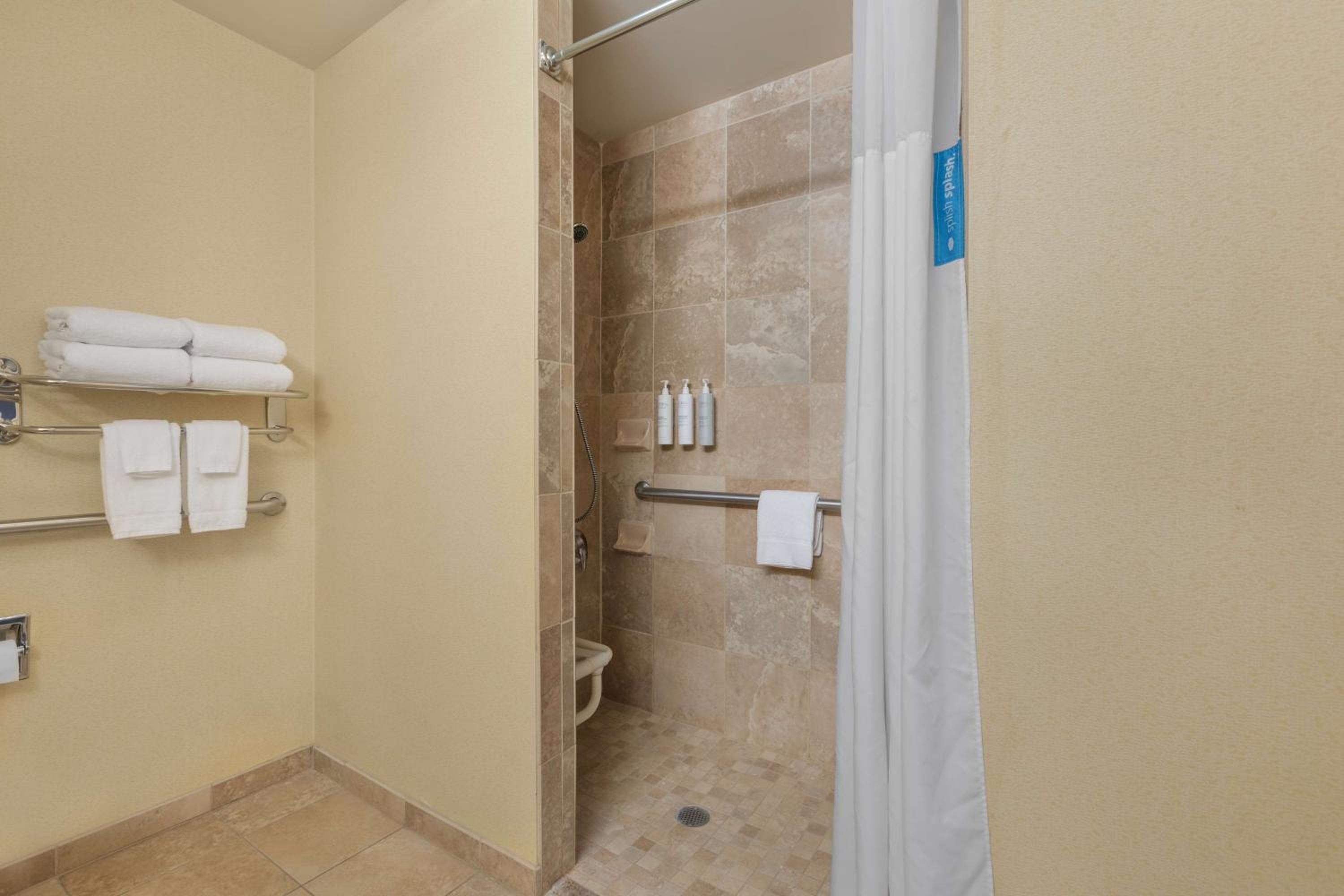 Pendleton Vacations - Hampton Inn Pendleton - Property Image 2
