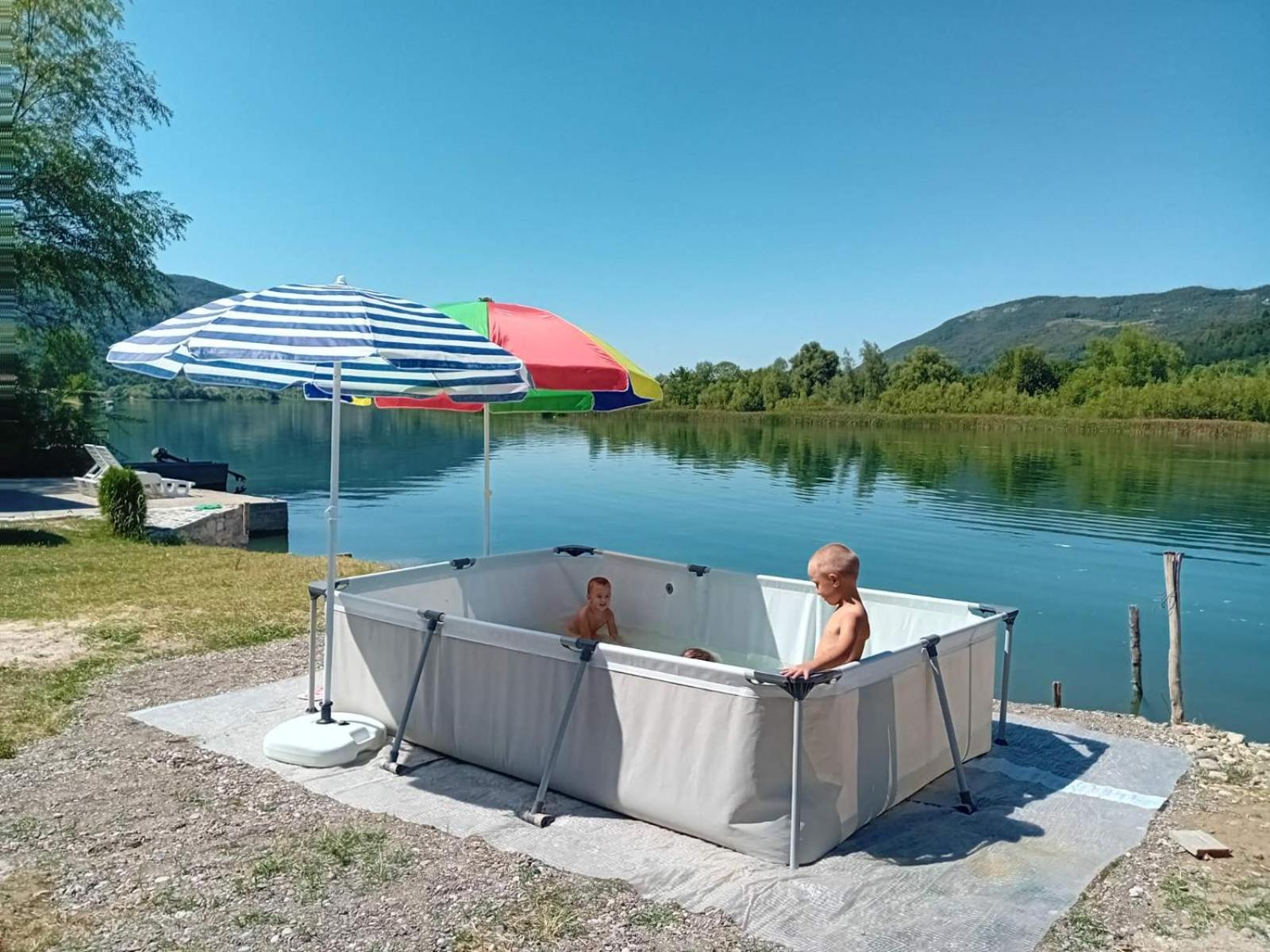 Vikendica Maksim, Zelinje - Zvornicko jezero