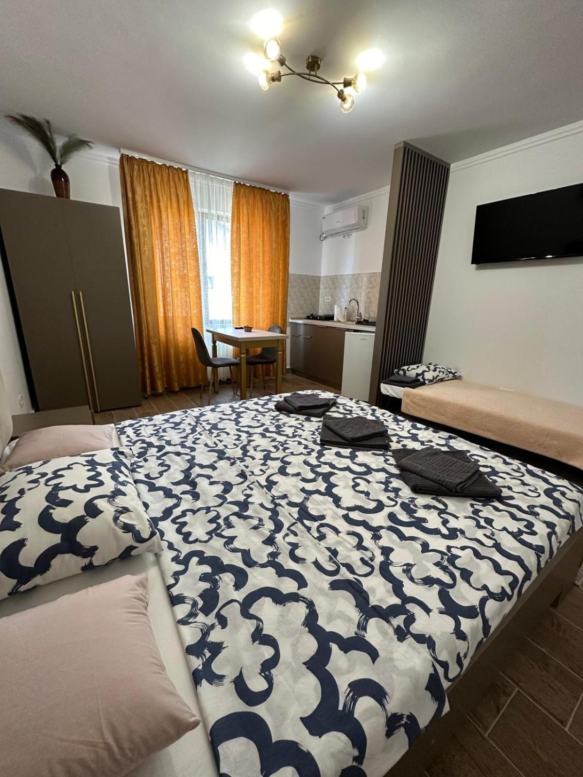 Serenity Apartments and Studios