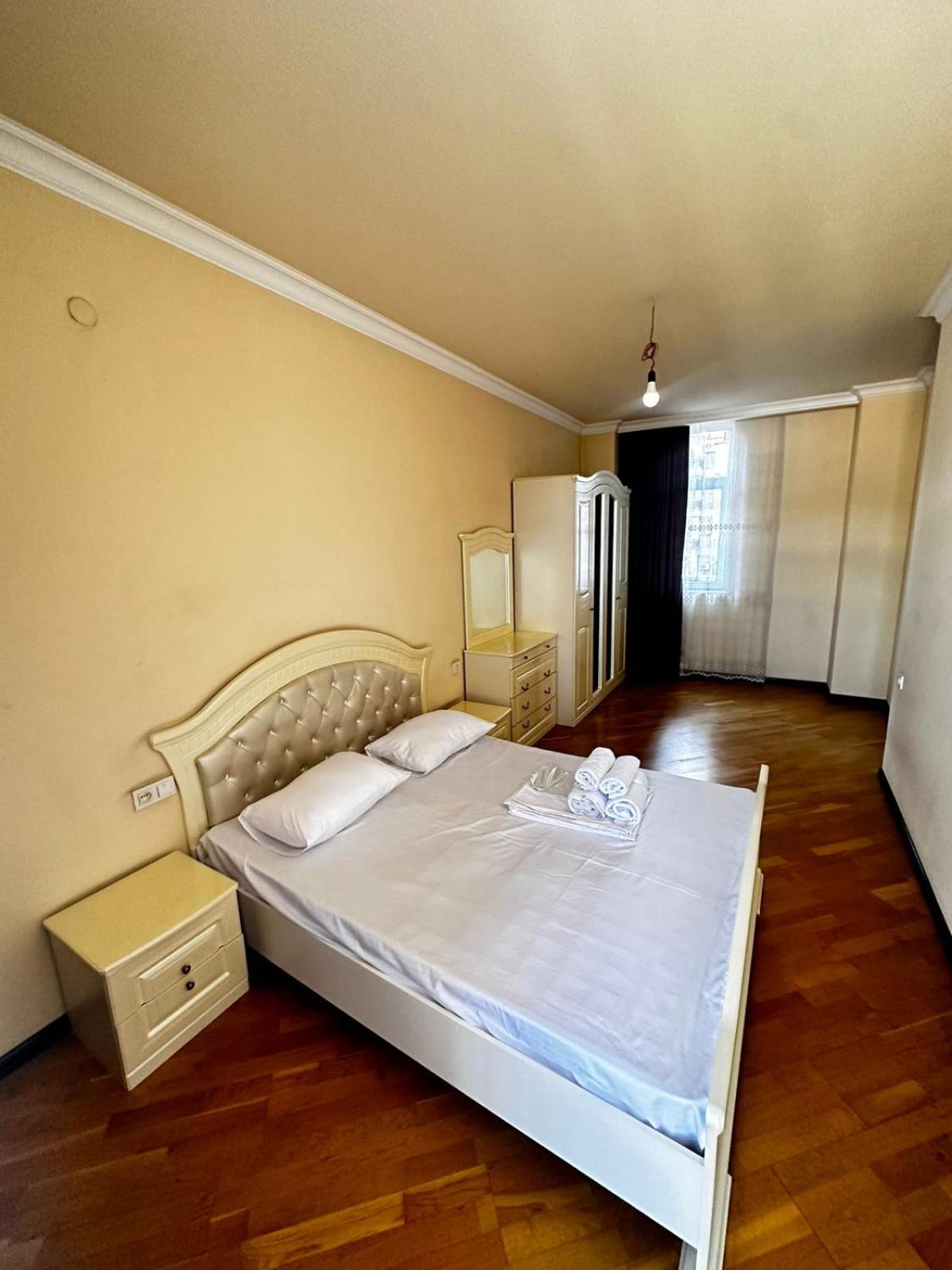 Avchieva's apt on Rostom street