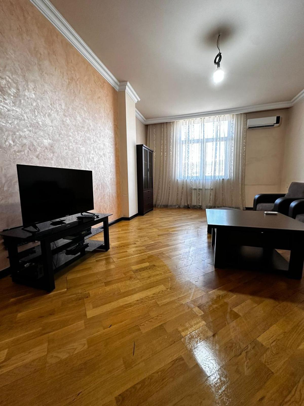 Avchieva's apt on Rostom street