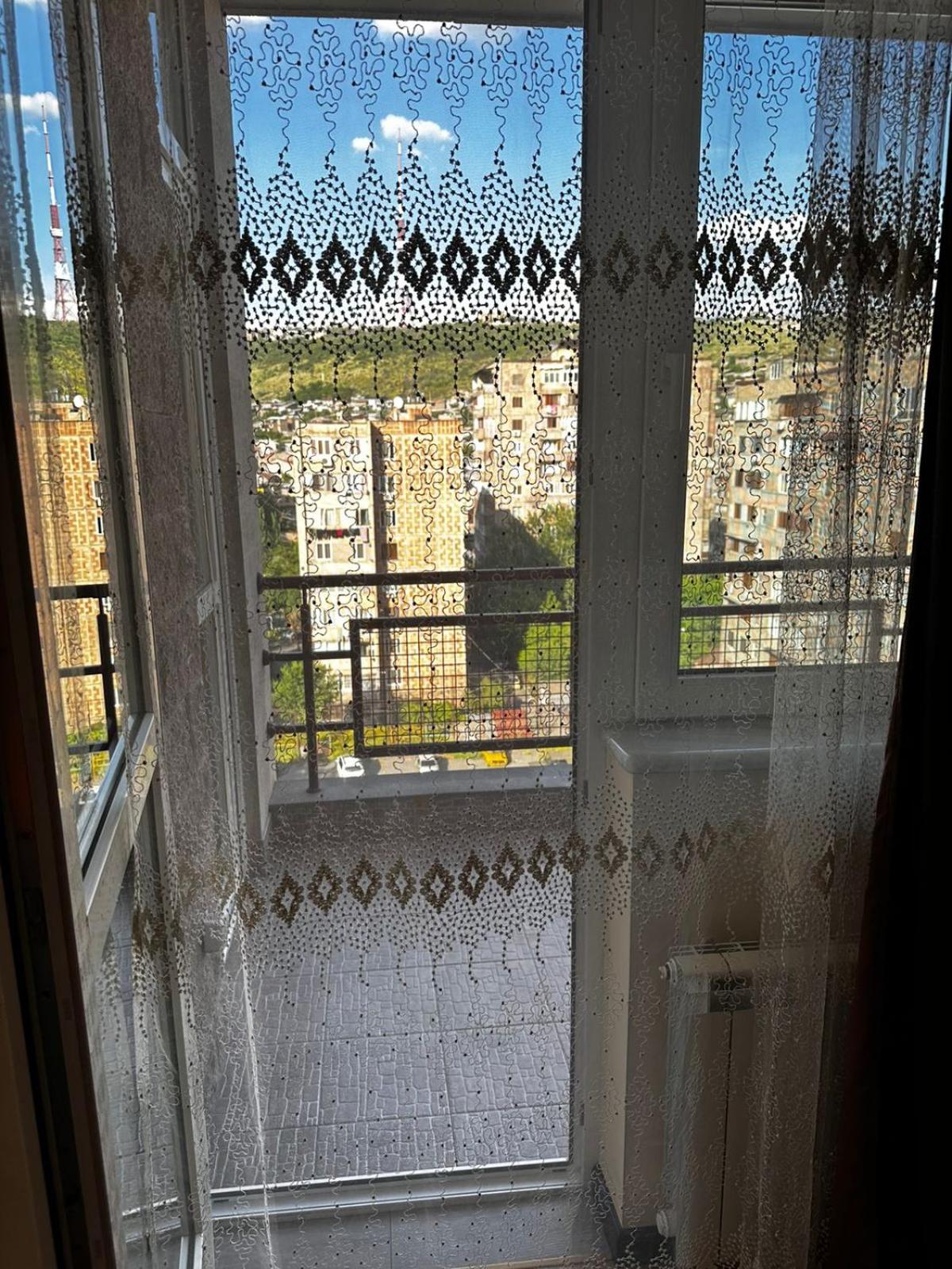 Avchieva's apt on Rostom street