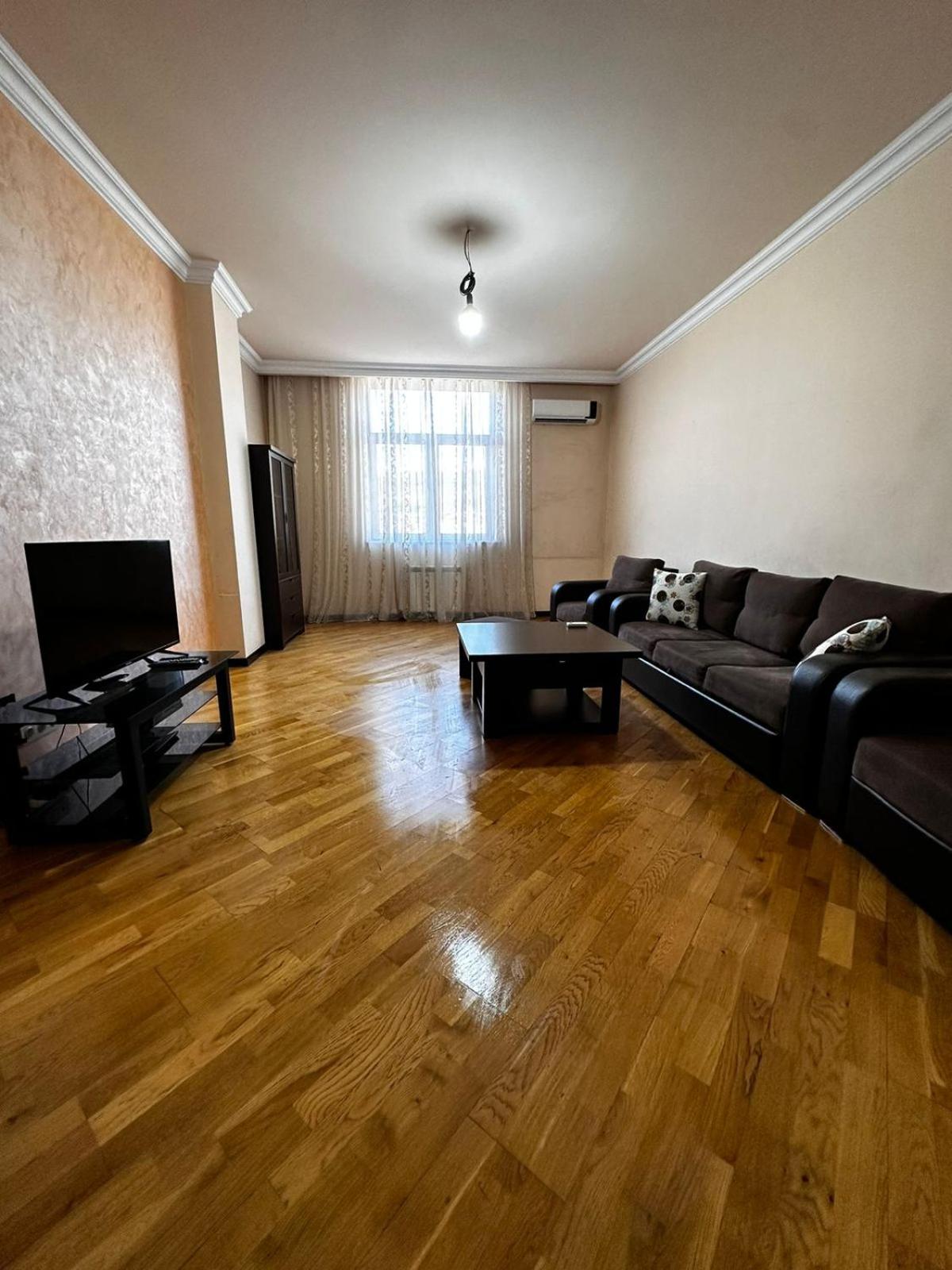 Avchieva's apt on Rostom street
