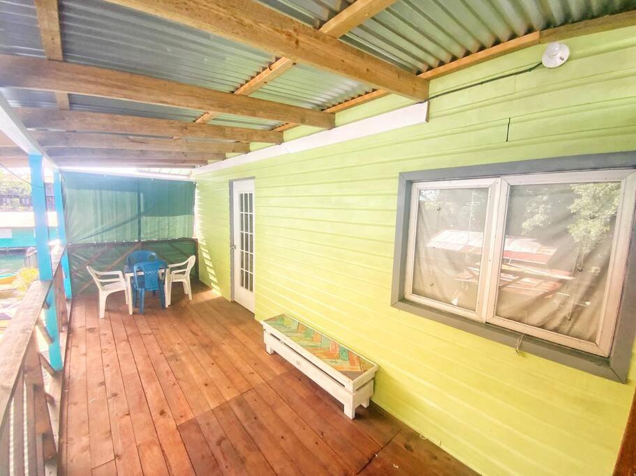 Oceanfront, Quiete and Convenient Location