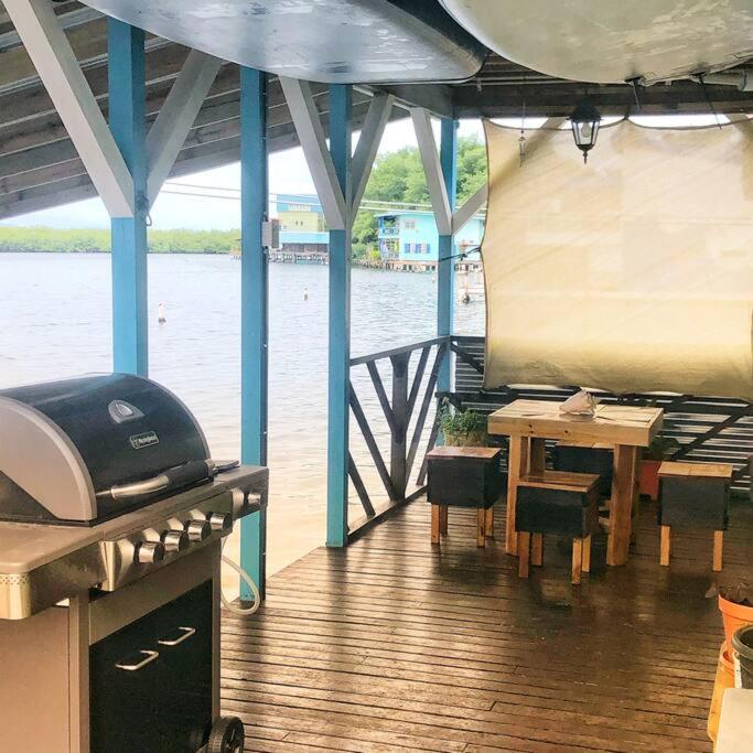 Oceanfront, Quiete and Convenient Location