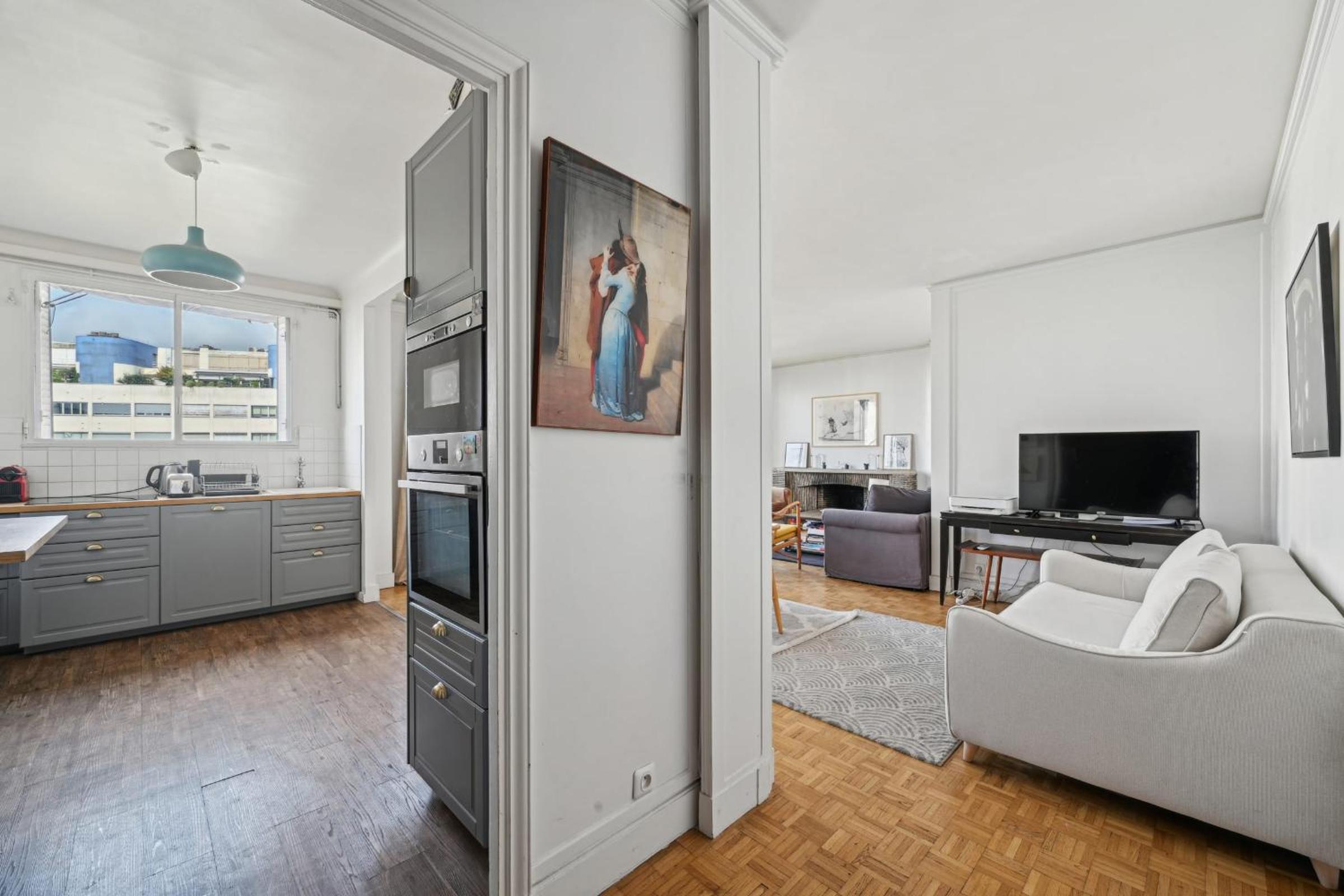 Muette - Flandrin 2bdr by B'Your Home