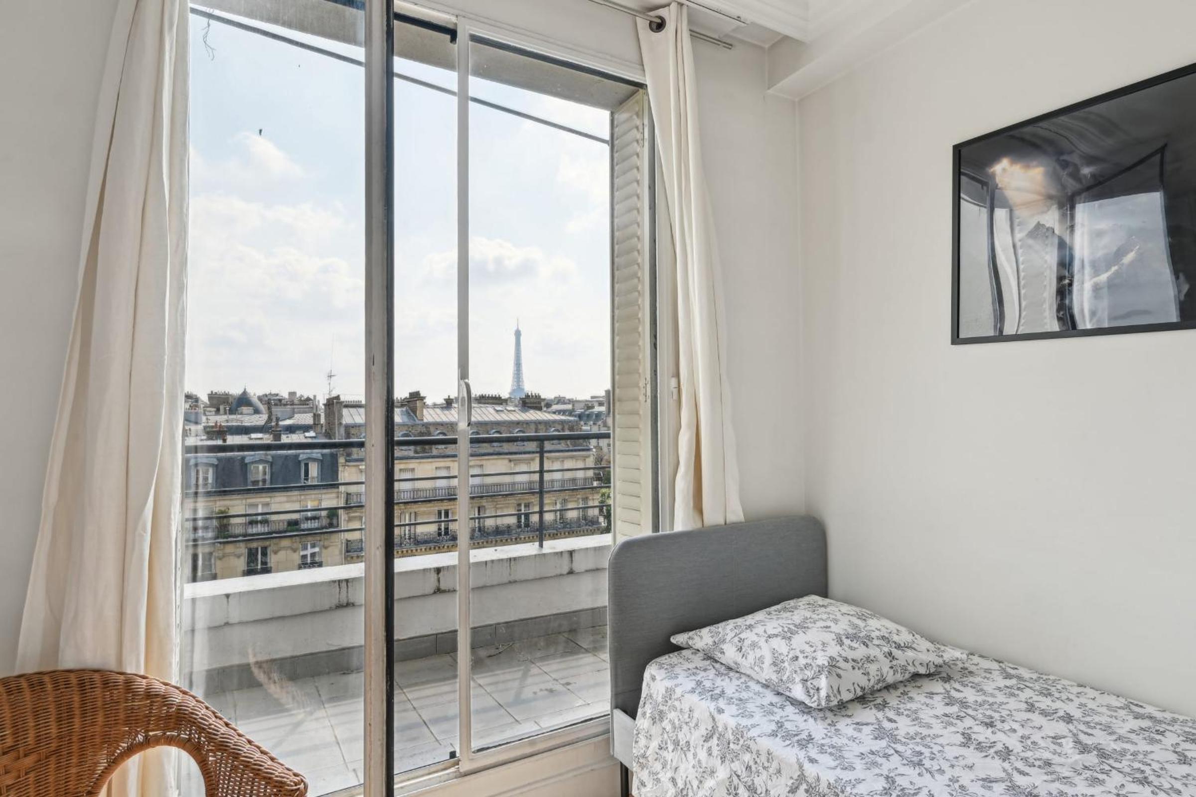 Muette - Flandrin 2bdr by B'Your Home