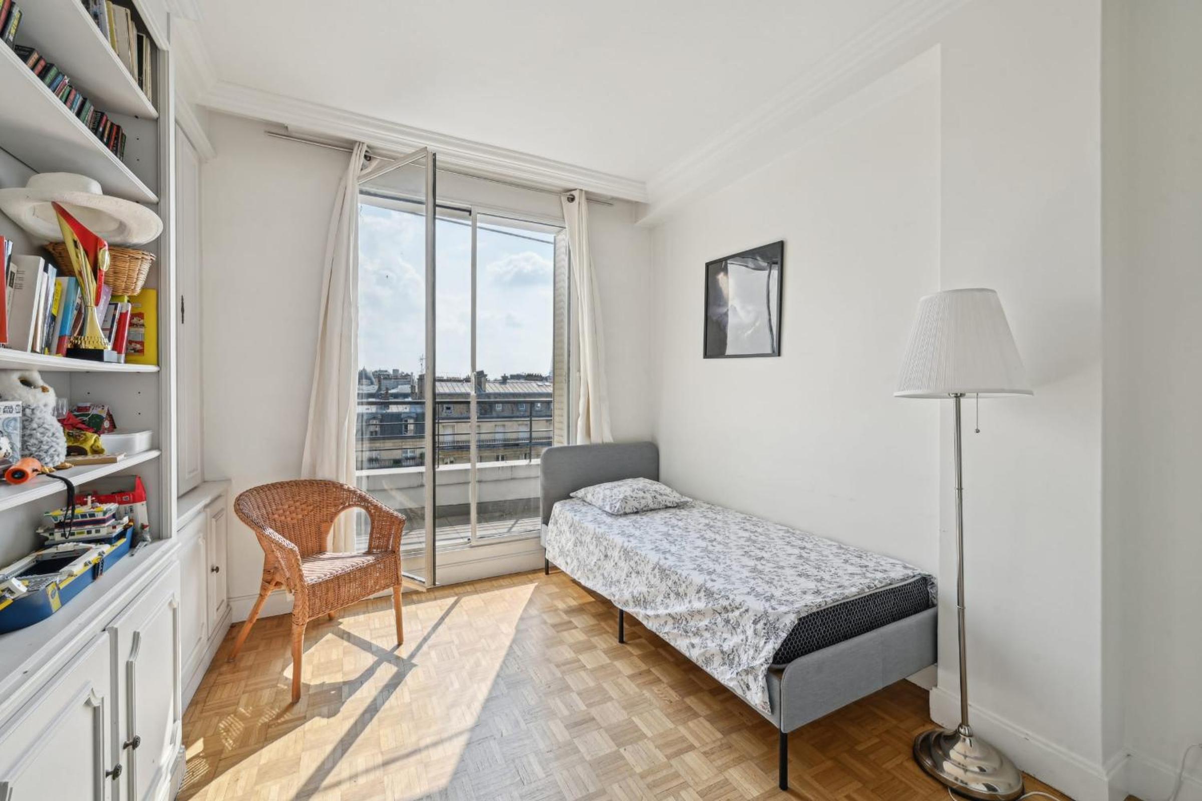 Muette - Flandrin 2bdr by B'Your Home