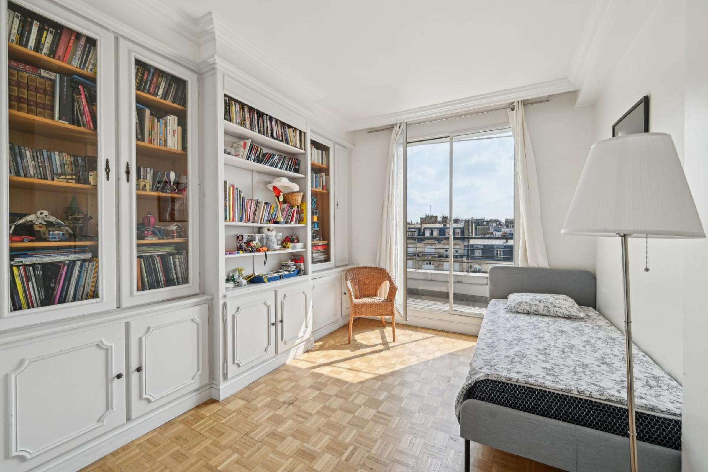Muette - Flandrin 2bdr by B'Your Home
