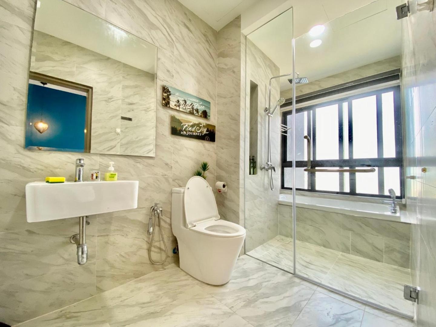 MW Imperio Residence 1Bedroom Suites With Private Bath Tub photo 8