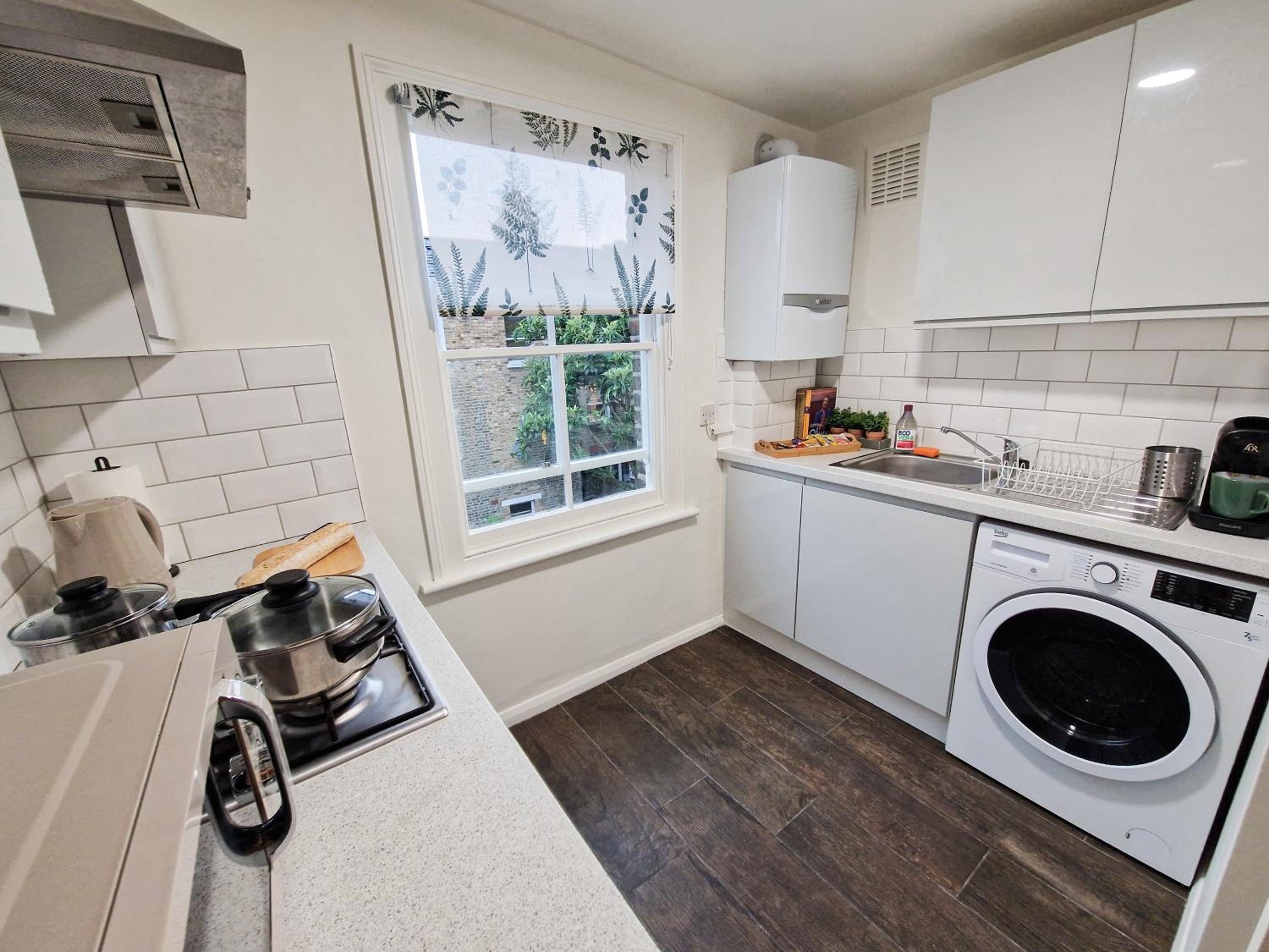 Modern 1-Bed flat,10 min to Hammersmith Tube, with Free Wi-Fi & Netflix