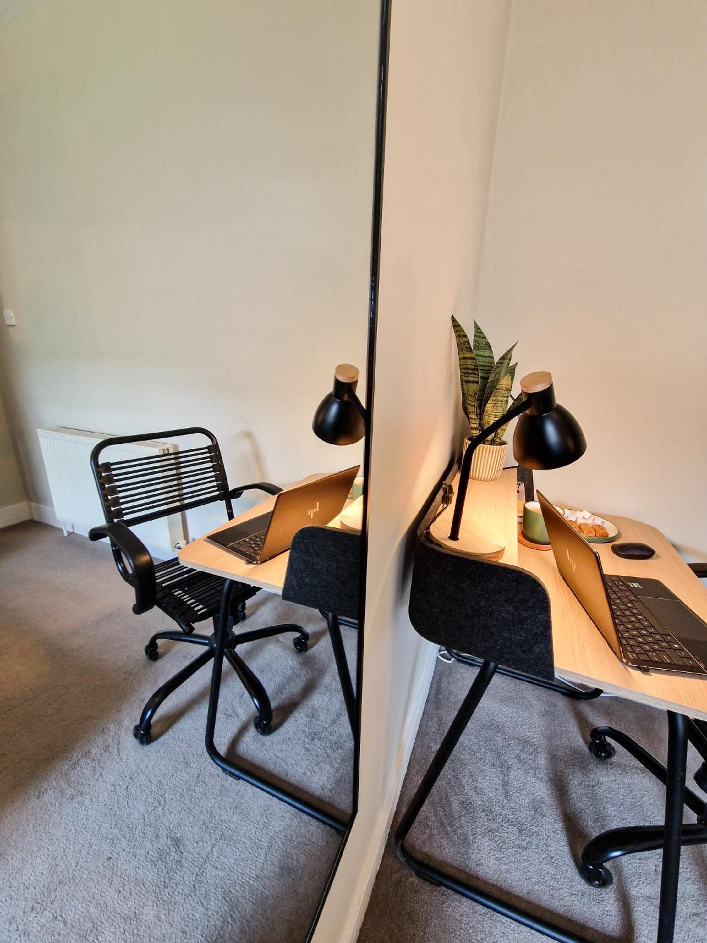 Modern 1-Bed flat,10 min to Hammersmith Tube, with Free Wi-Fi & Netflix