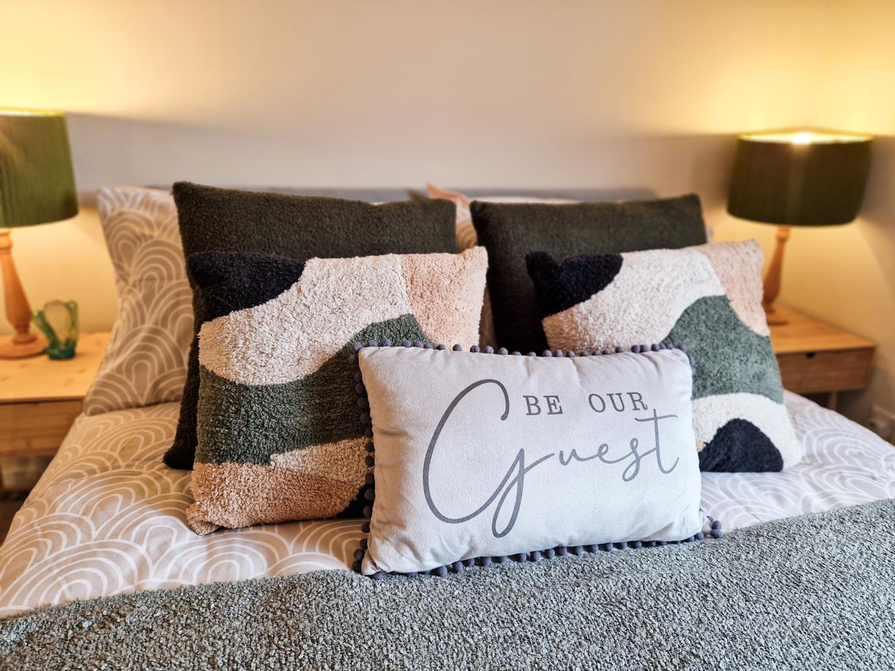 Modern 1-Bed flat,10 min to Hammersmith Tube, with Free Wi-Fi & Netflix