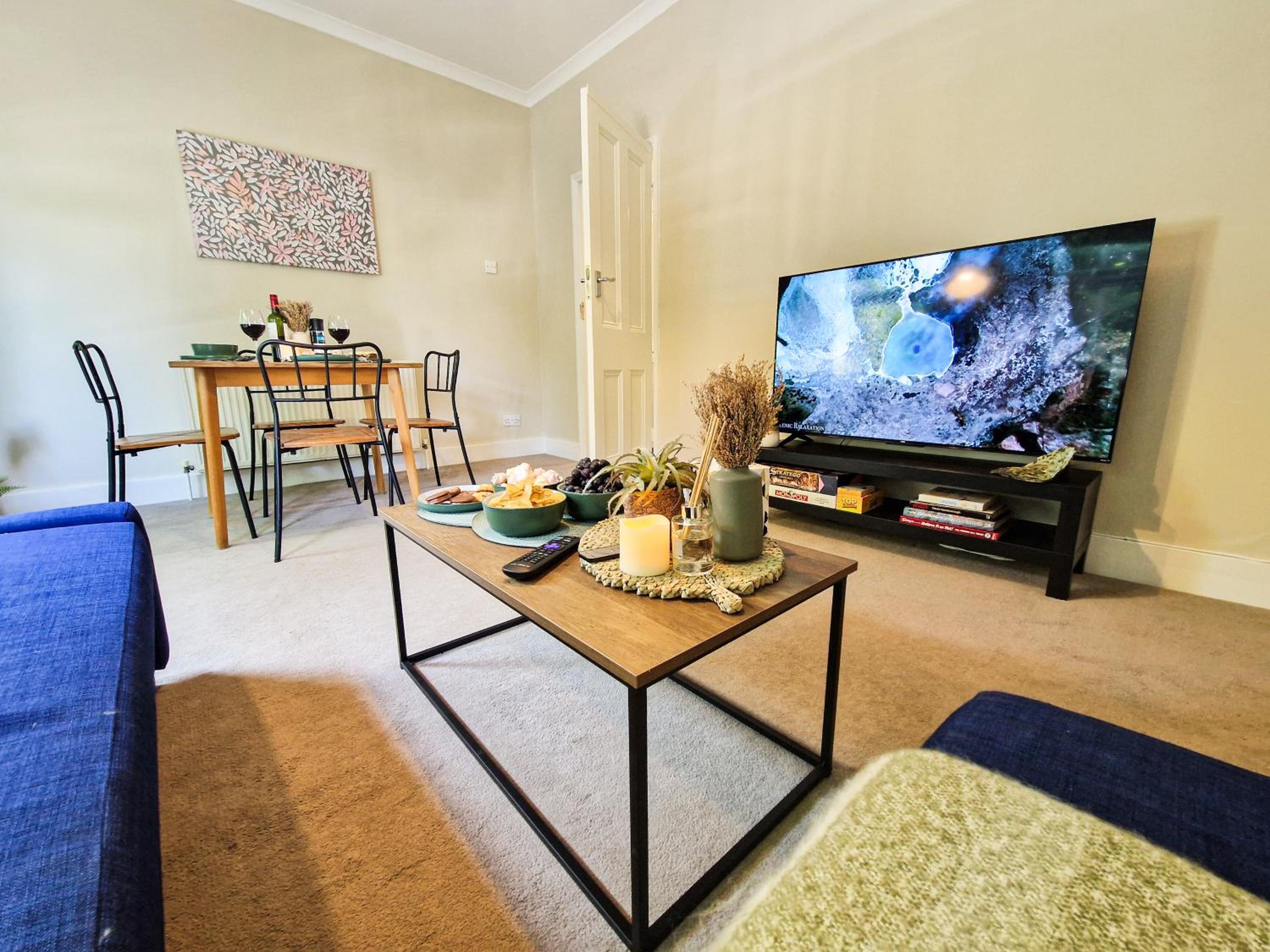Modern 1-Bed flat,10 min to Hammersmith Tube, with Free Wi-Fi & Netflix