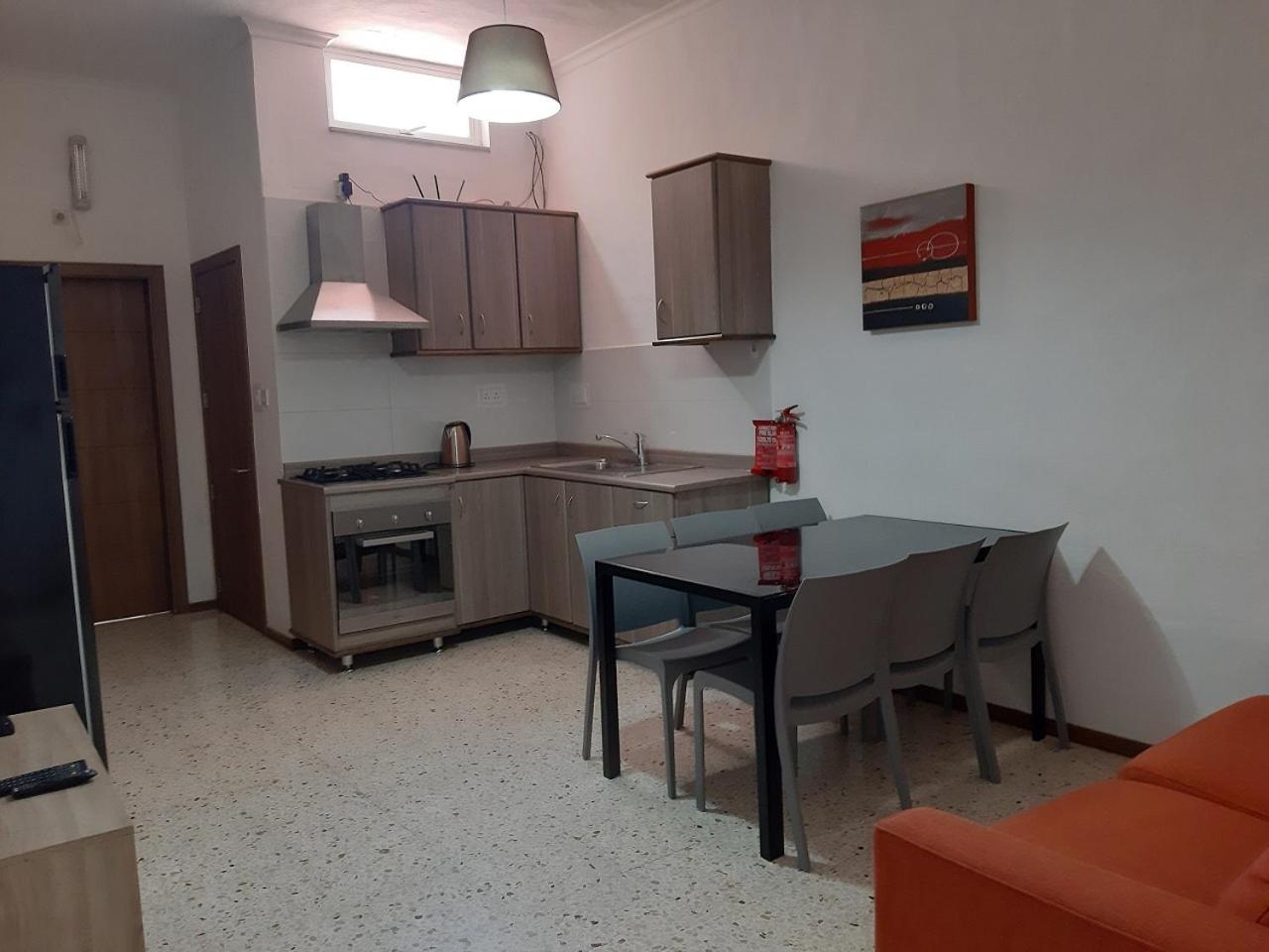 Central Townhouse St Julian's