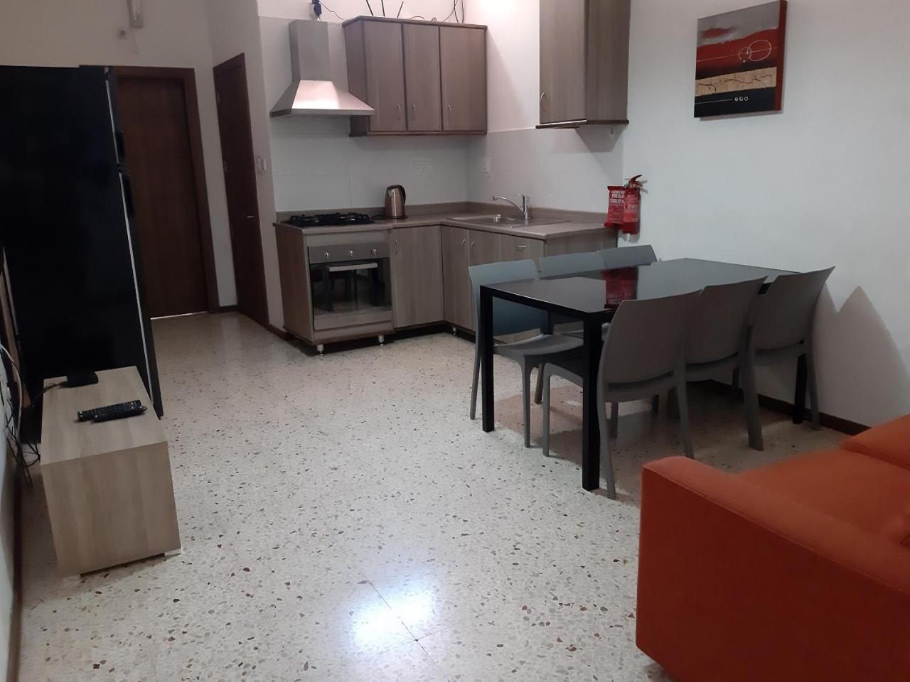 Central Townhouse St Julian's